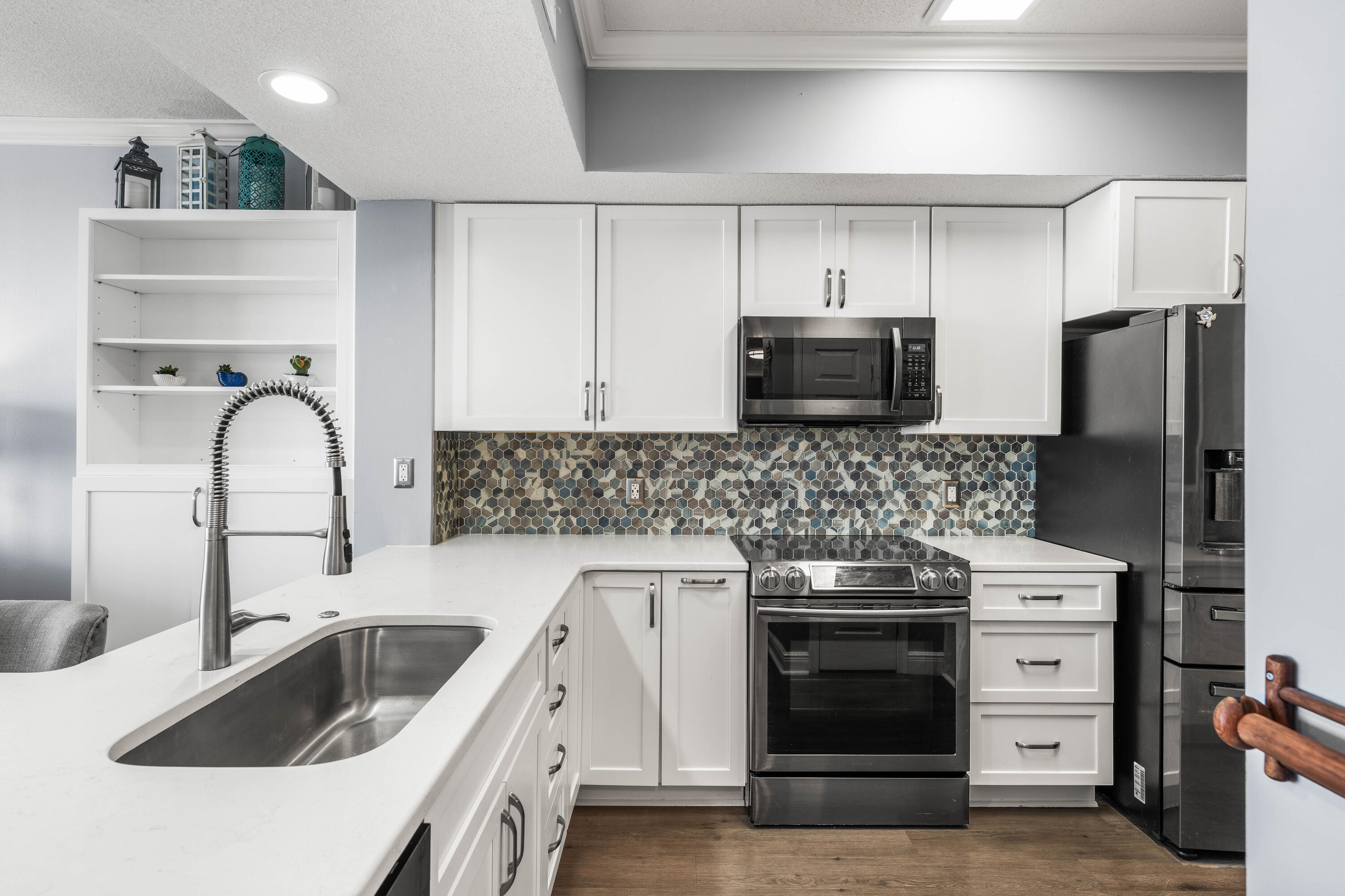 WATERS EDGE - Residential