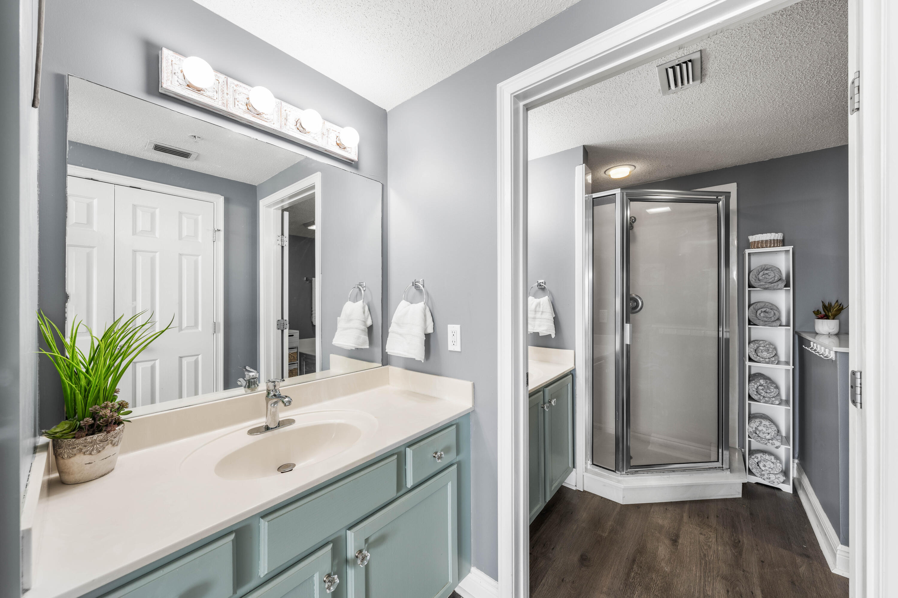 WATERS EDGE - Residential