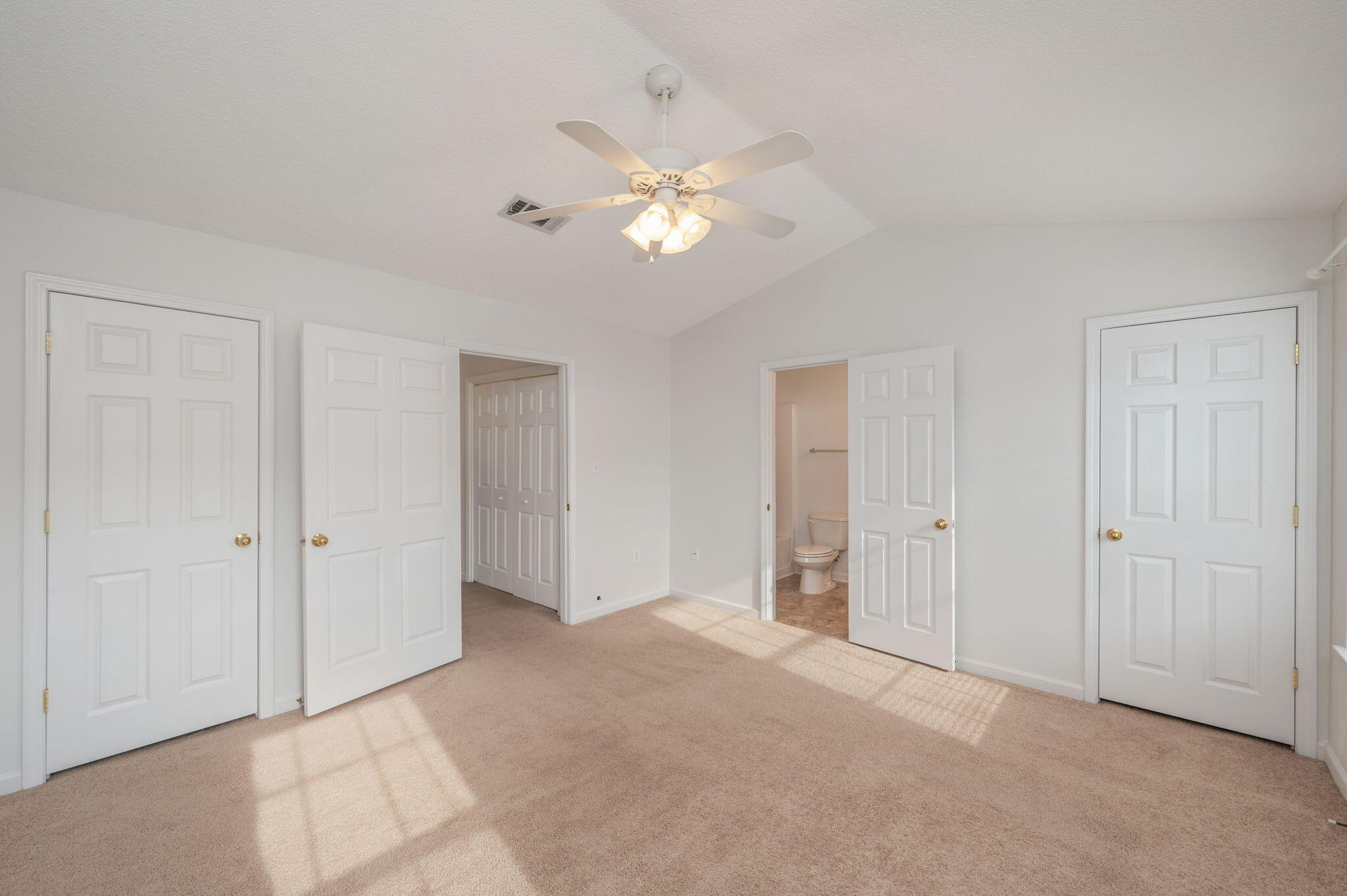ROLLING PINES - Residential
