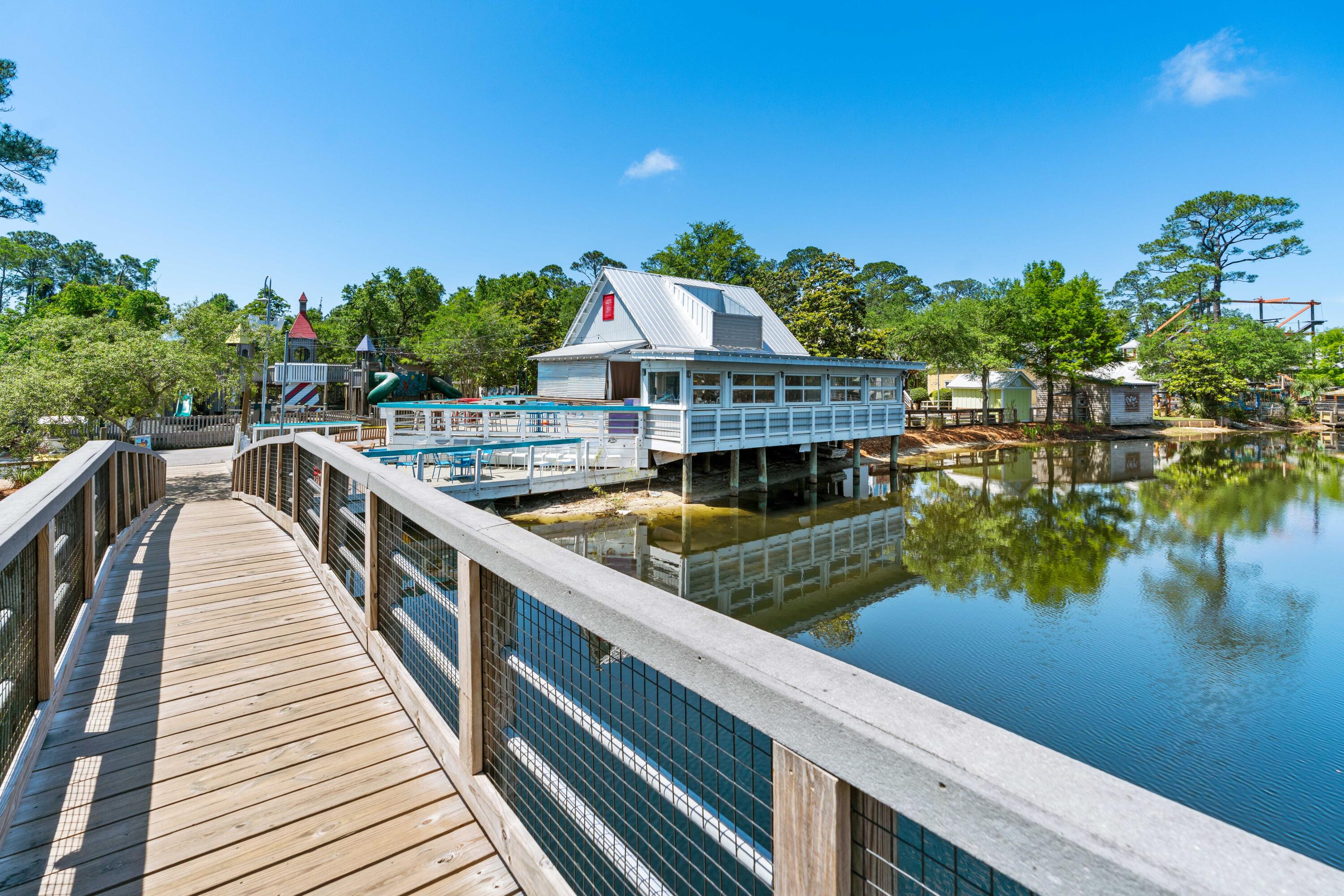 BAYSIDE CONDO SANDESTIN - Residential