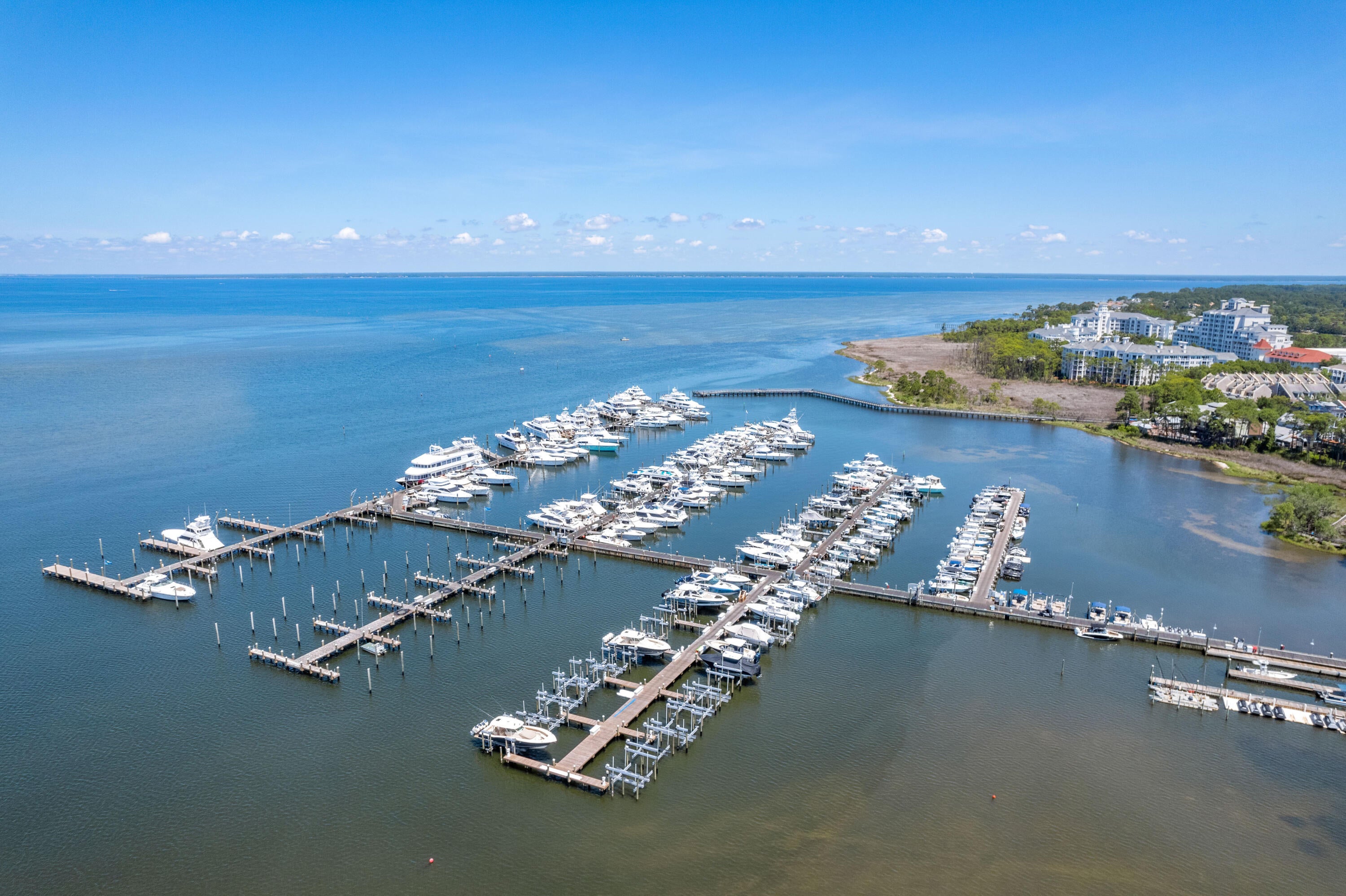 BAYSIDE CONDO SANDESTIN - Residential