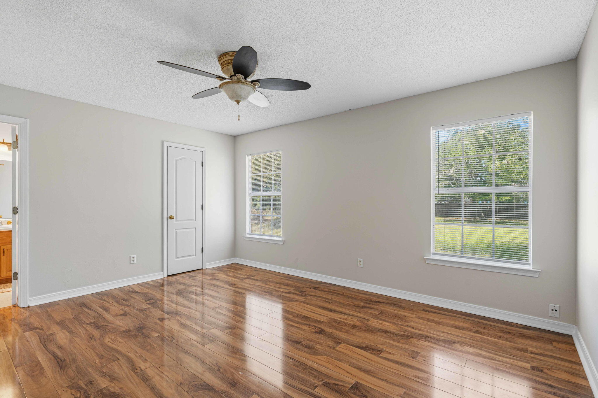 HOLLEY BY THE SEA - Residential