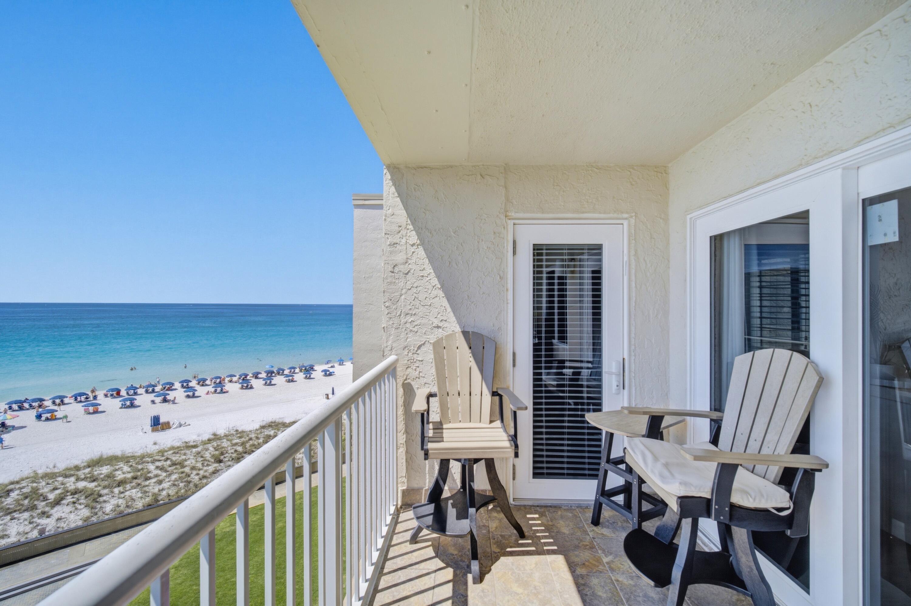 HOLIDAY SURF & RACQUET CLUB - Residential