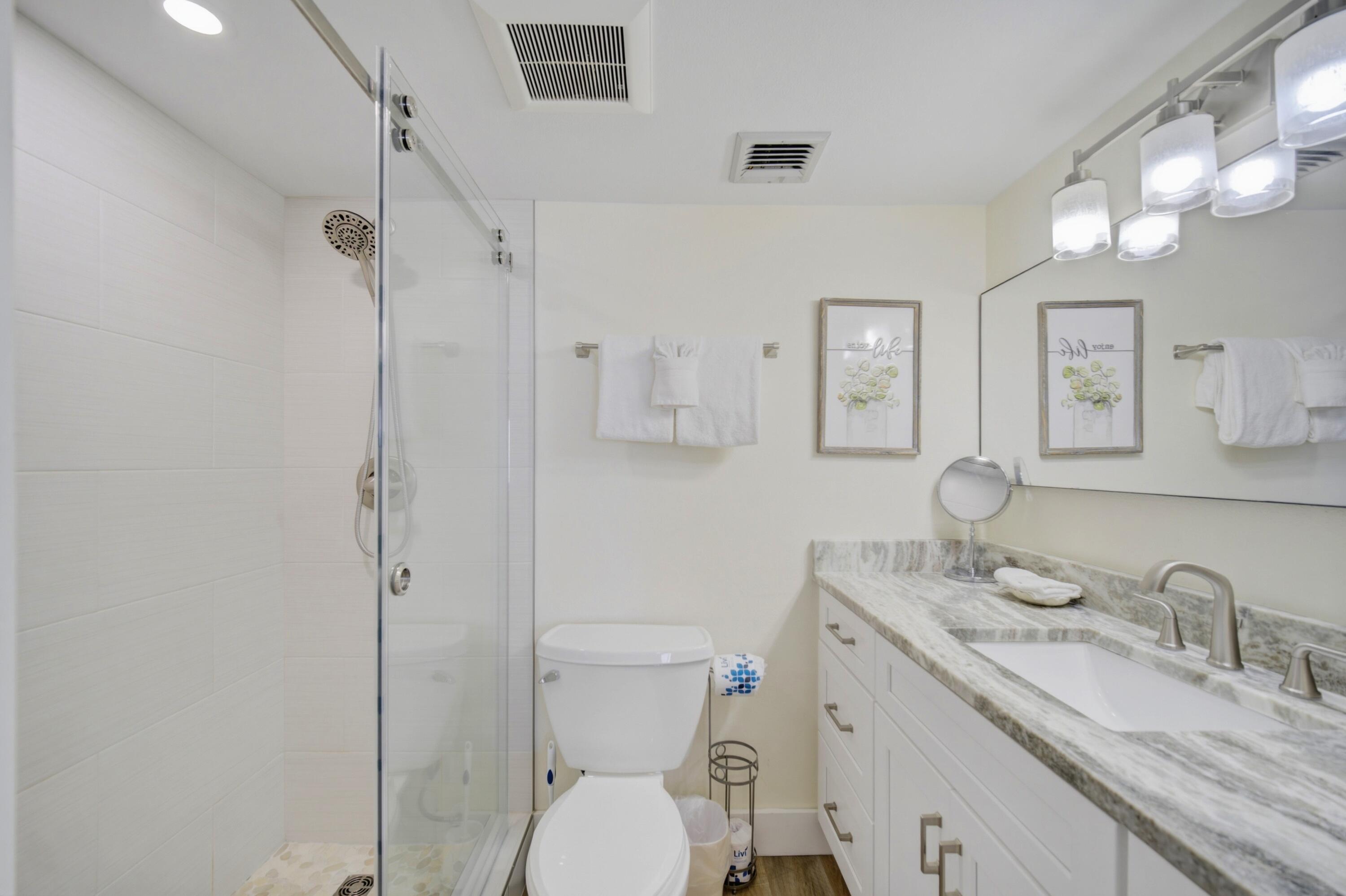 HOLIDAY SURF & RACQUET CLUB - Residential
