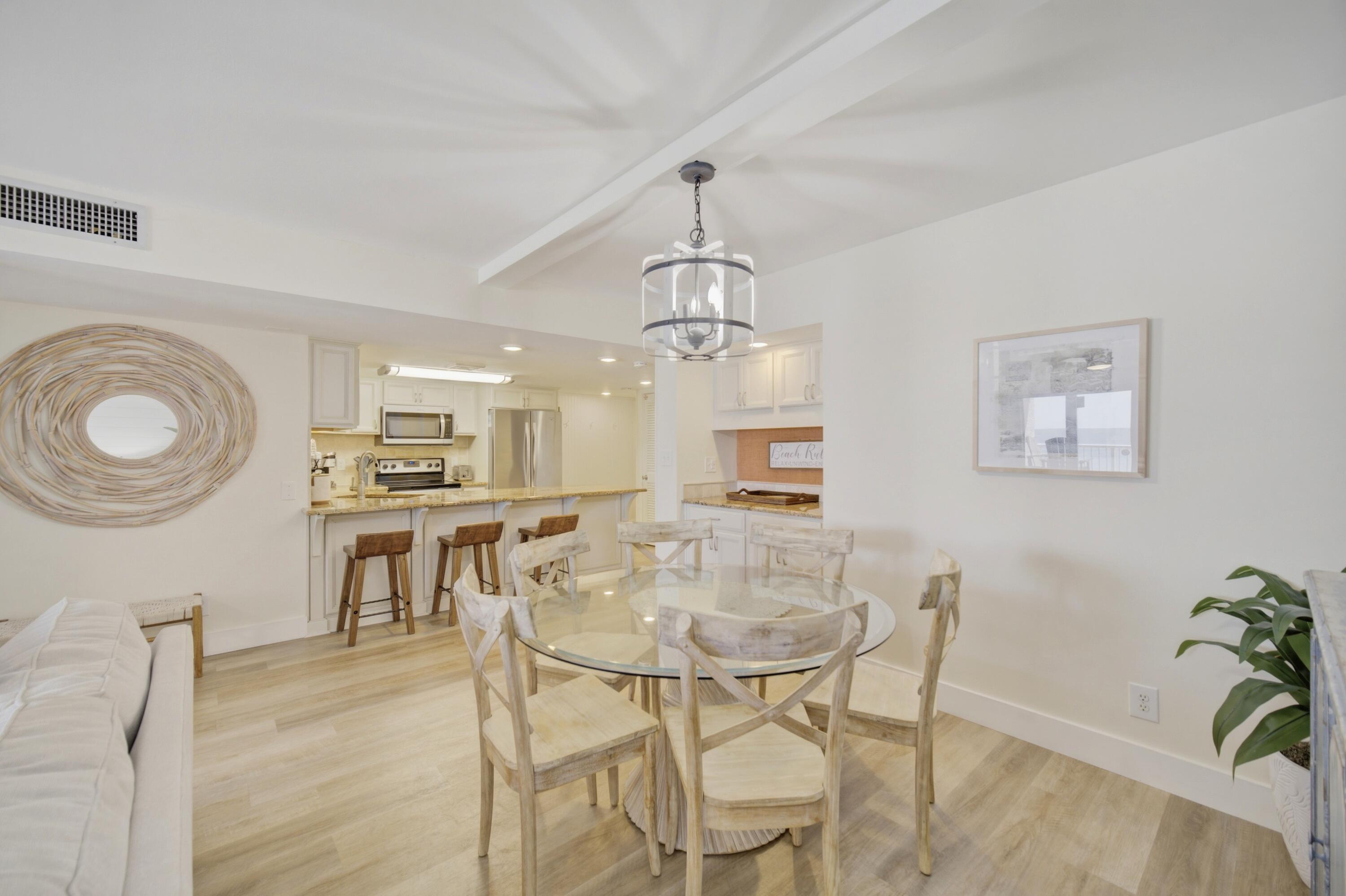HOLIDAY SURF & RACQUET CLUB - Residential