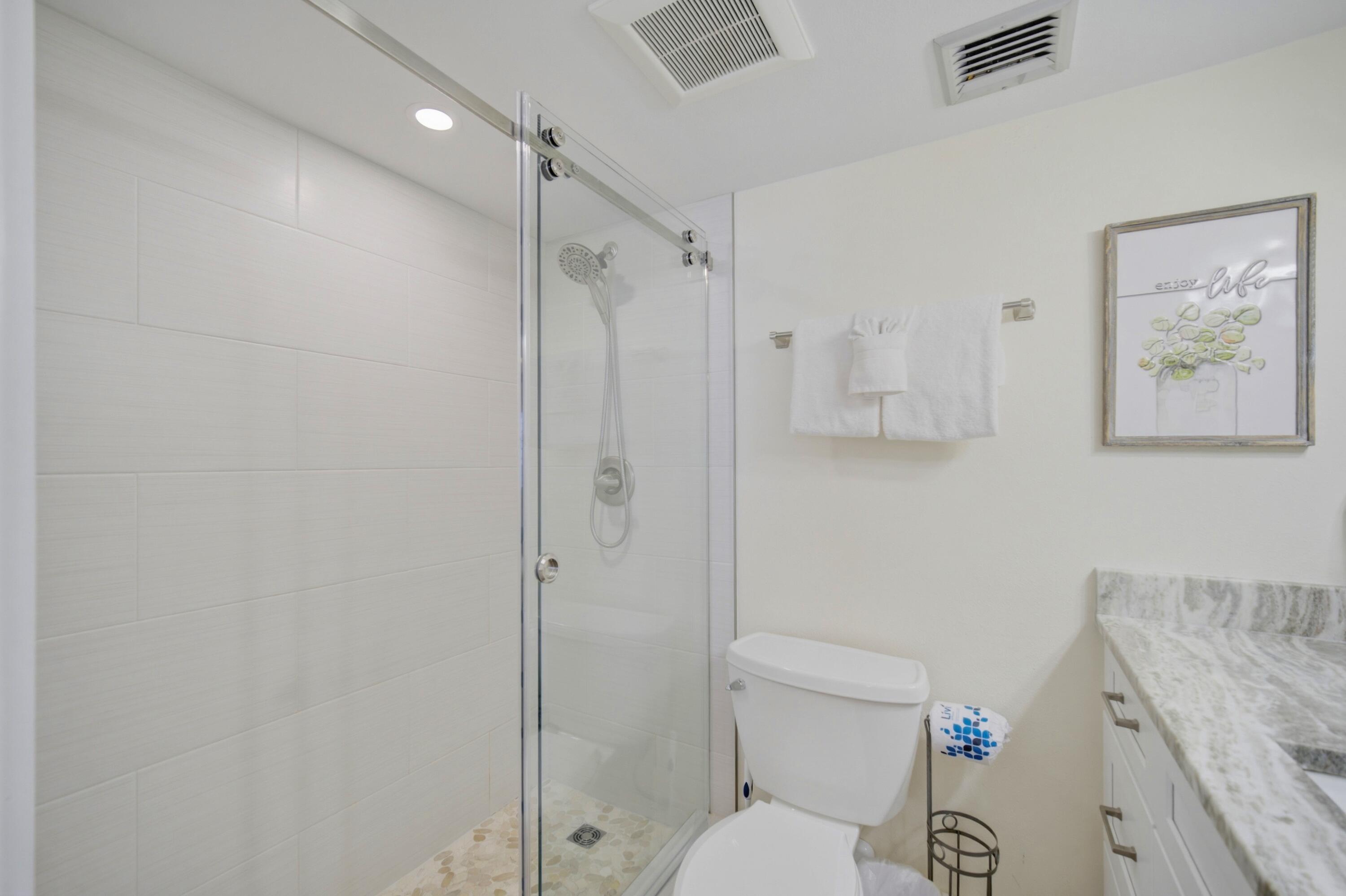 HOLIDAY SURF & RACQUET CLUB - Residential