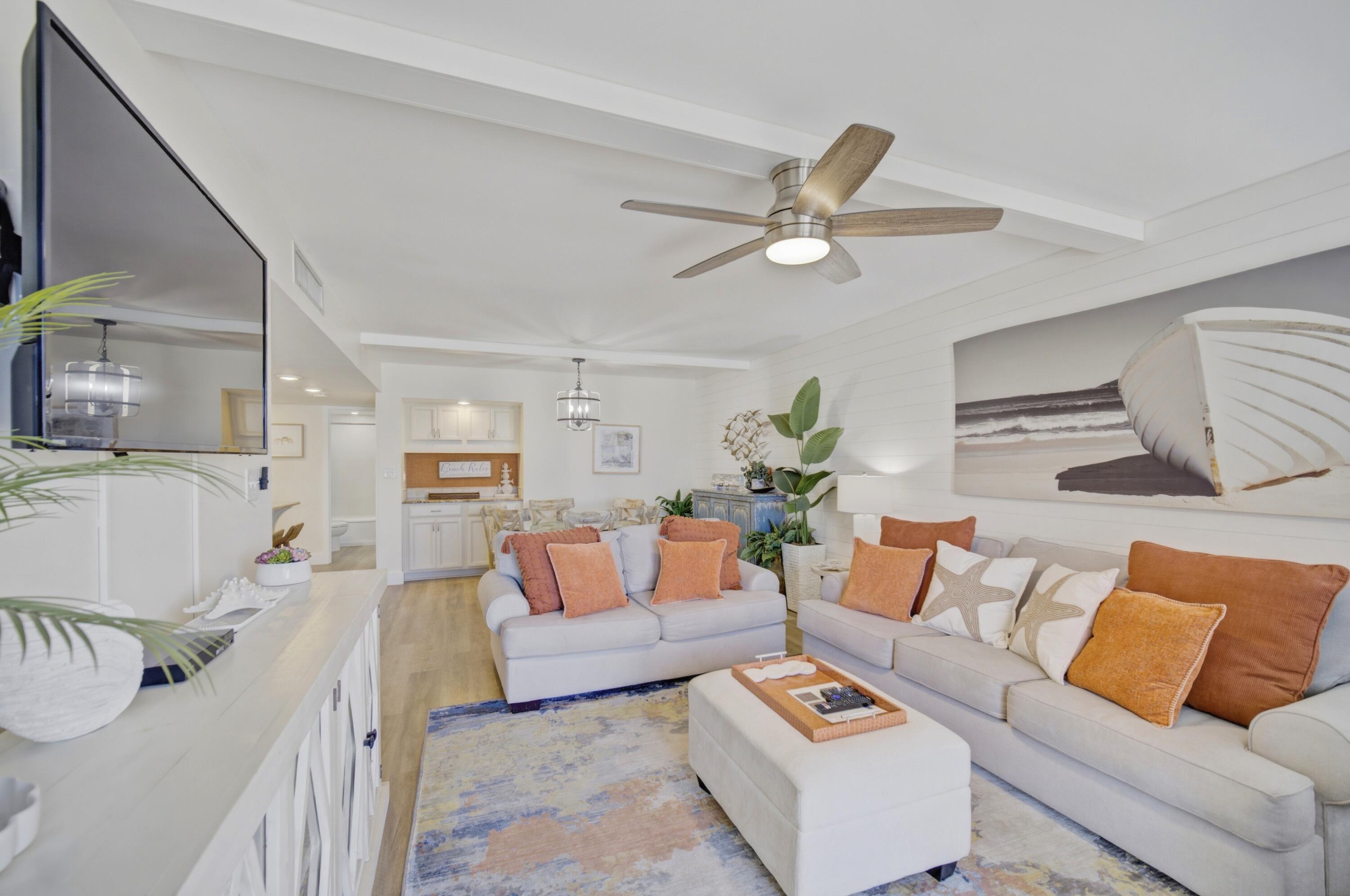 HOLIDAY SURF & RACQUET CLUB - Residential