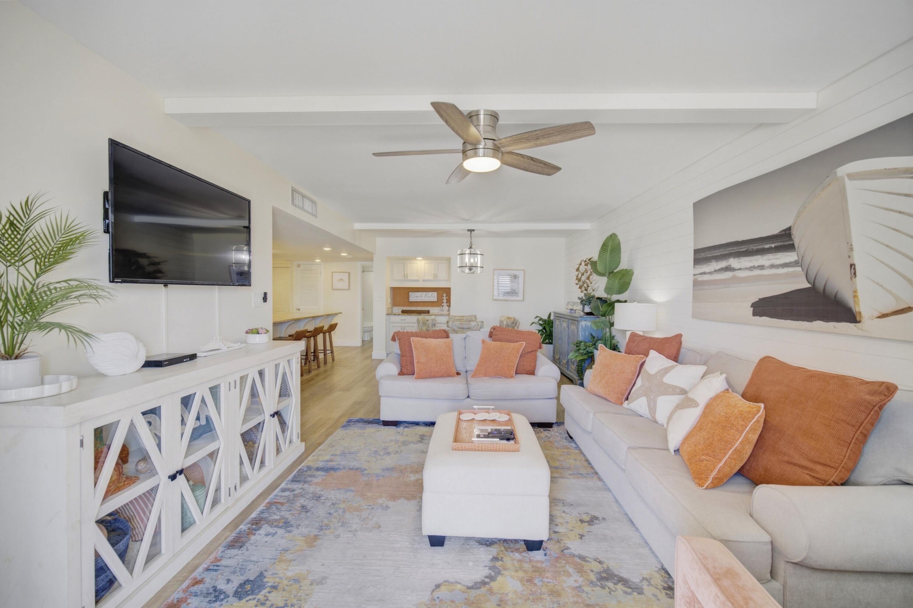 HOLIDAY SURF & RACQUET CLUB - Residential