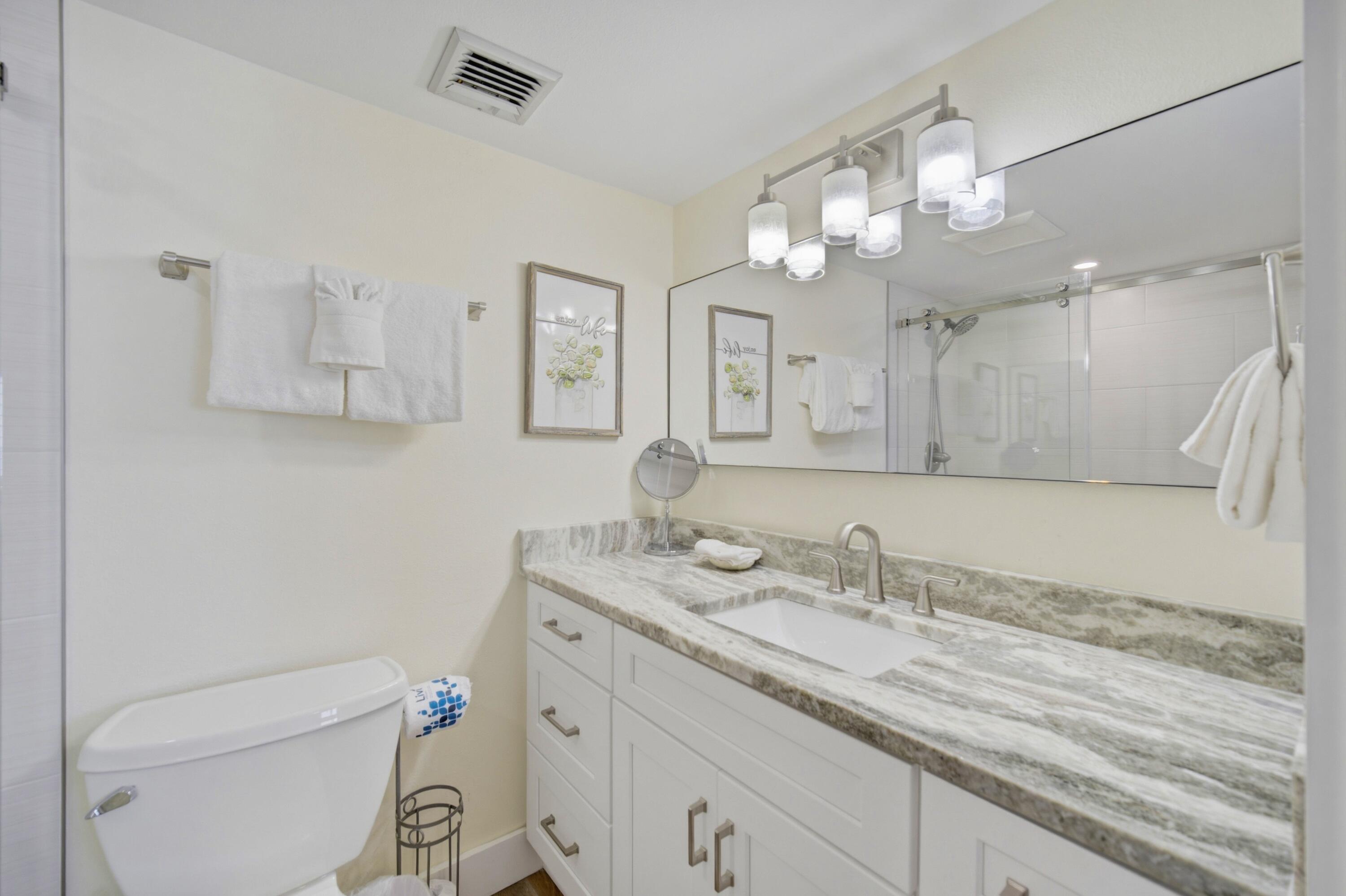 HOLIDAY SURF & RACQUET CLUB - Residential