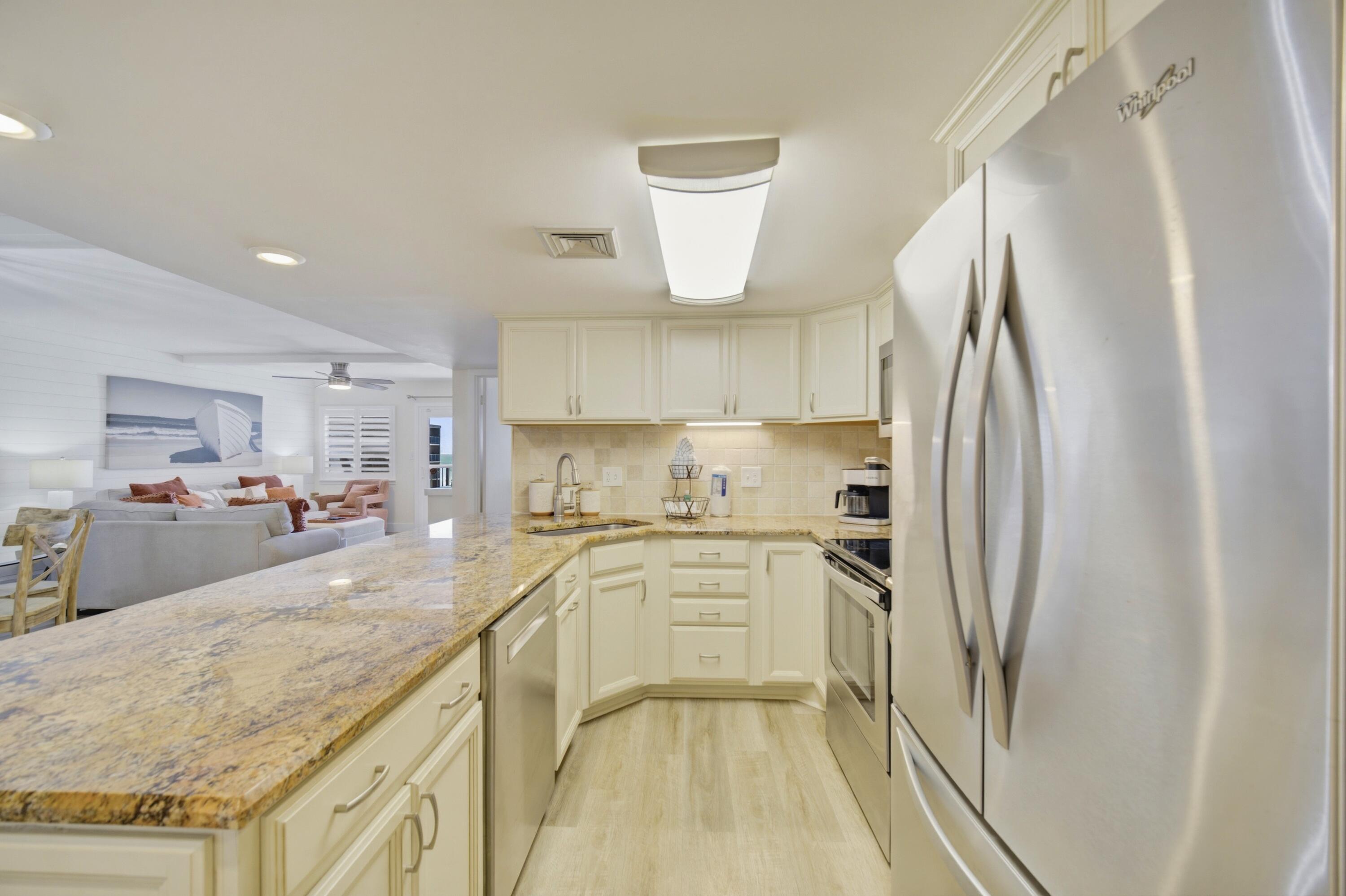 HOLIDAY SURF & RACQUET CLUB - Residential