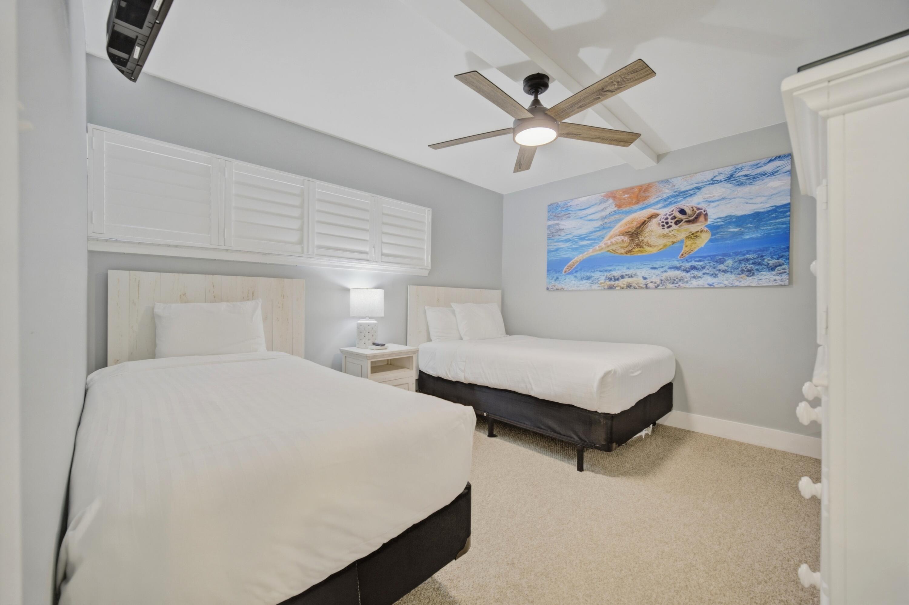 HOLIDAY SURF & RACQUET CLUB - Residential