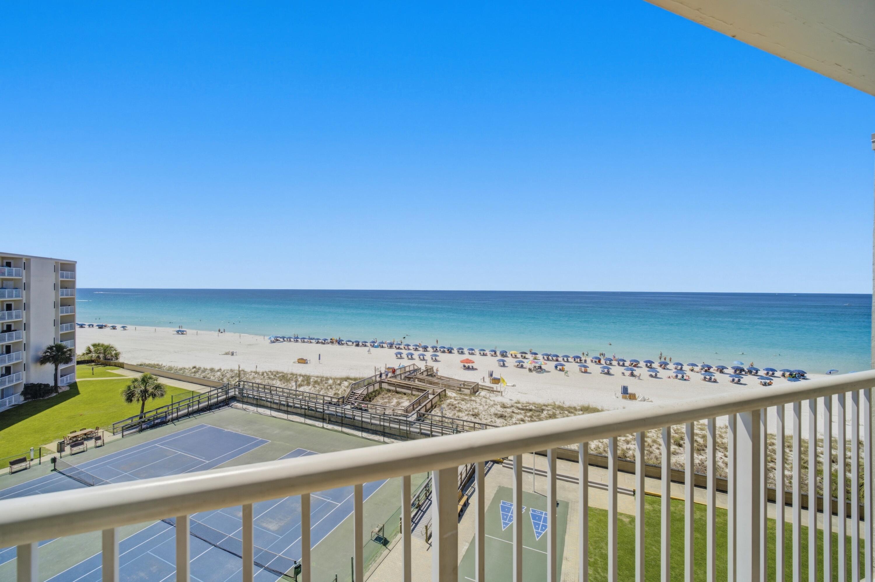 HOLIDAY SURF & RACQUET CLUB - Residential