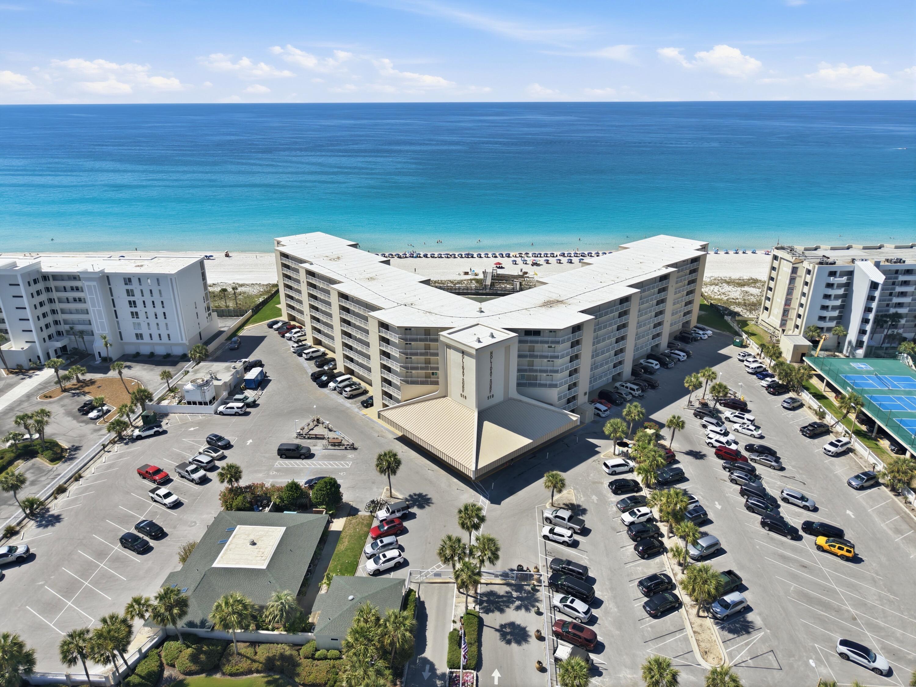 HOLIDAY SURF & RACQUET CLUB - Residential