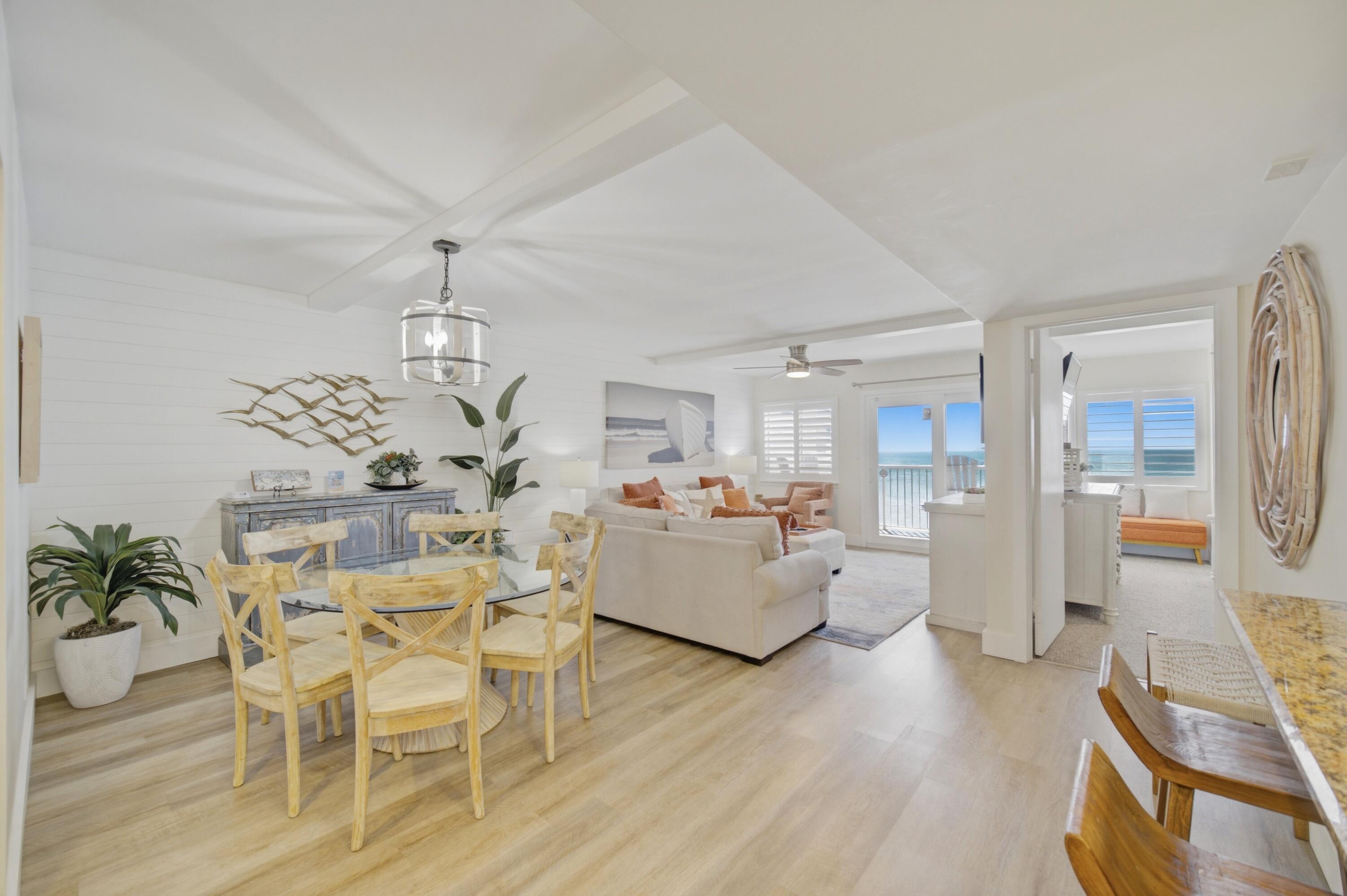 HOLIDAY SURF & RACQUET CLUB - Residential