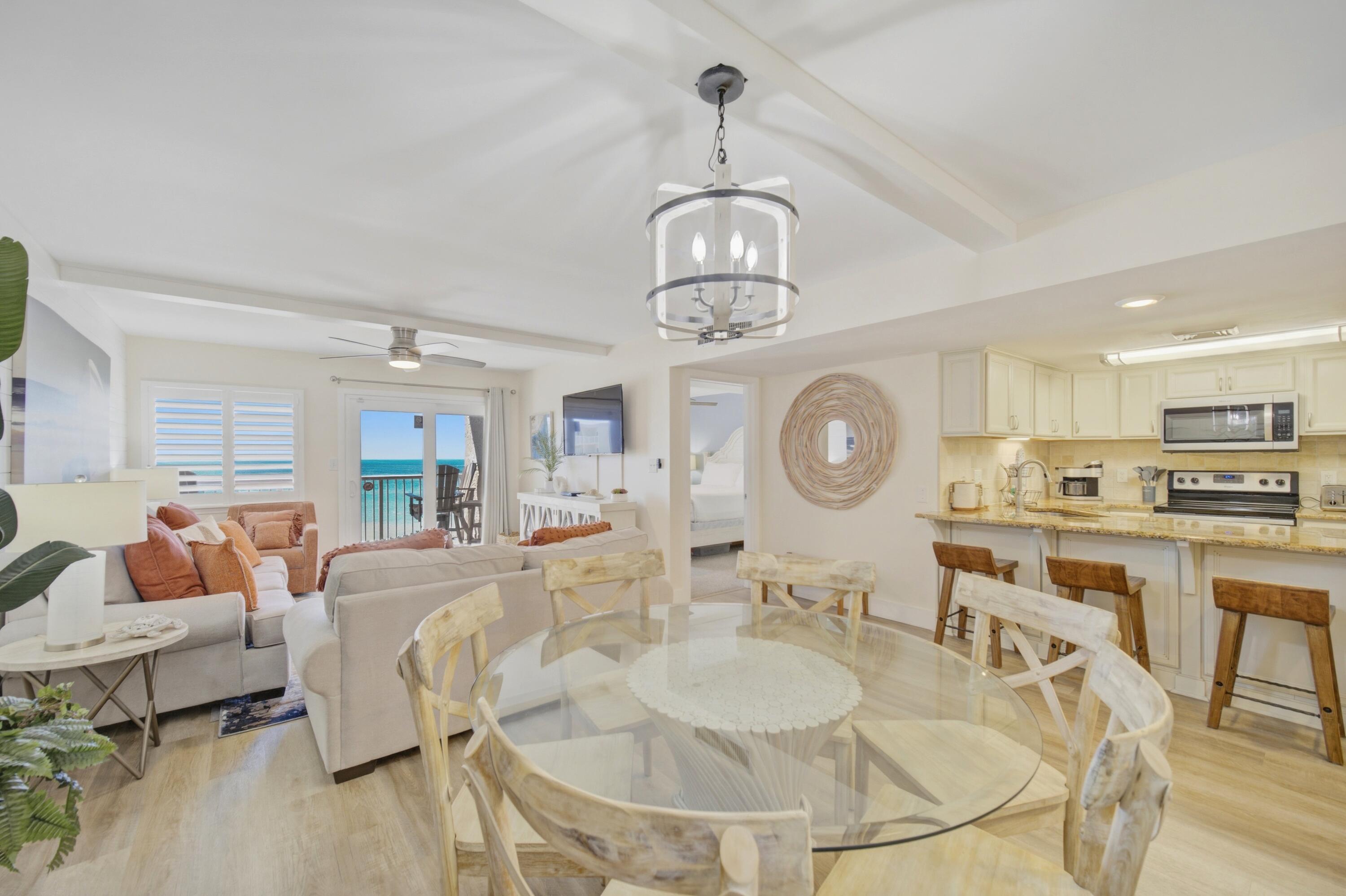 HOLIDAY SURF & RACQUET CLUB - Residential