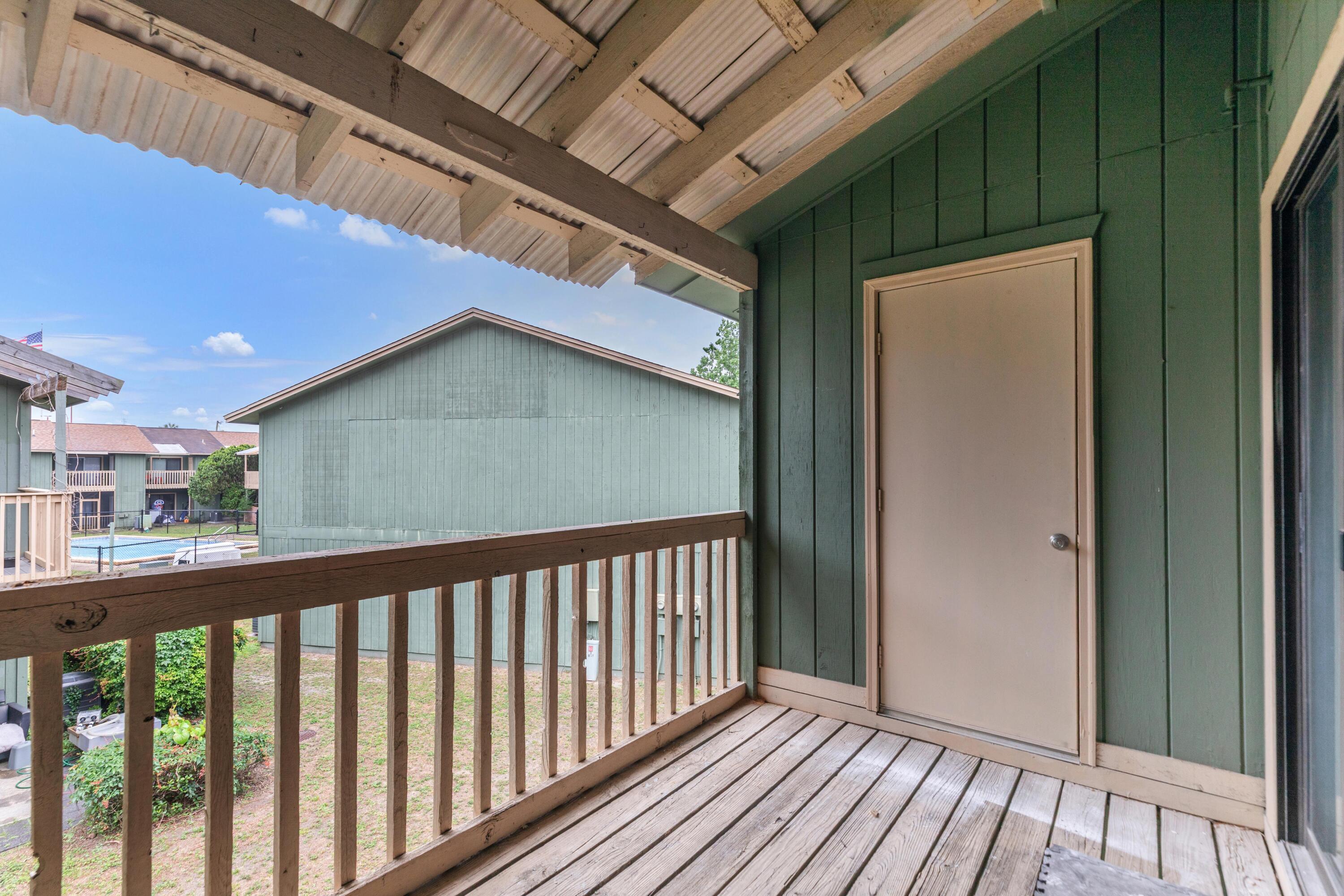 BIENVILLE SQUARE T/H - Residential Lease