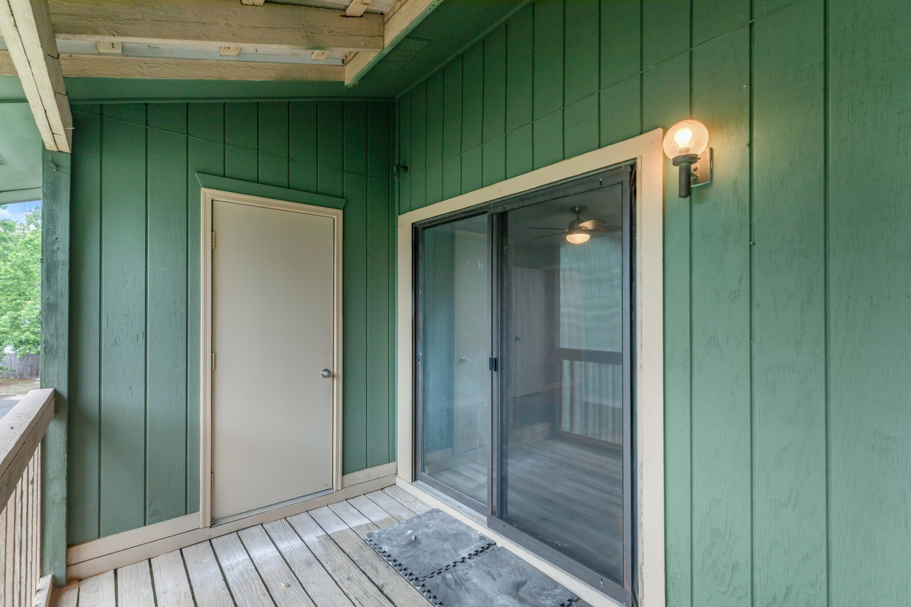 BIENVILLE SQUARE T/H - Residential Lease