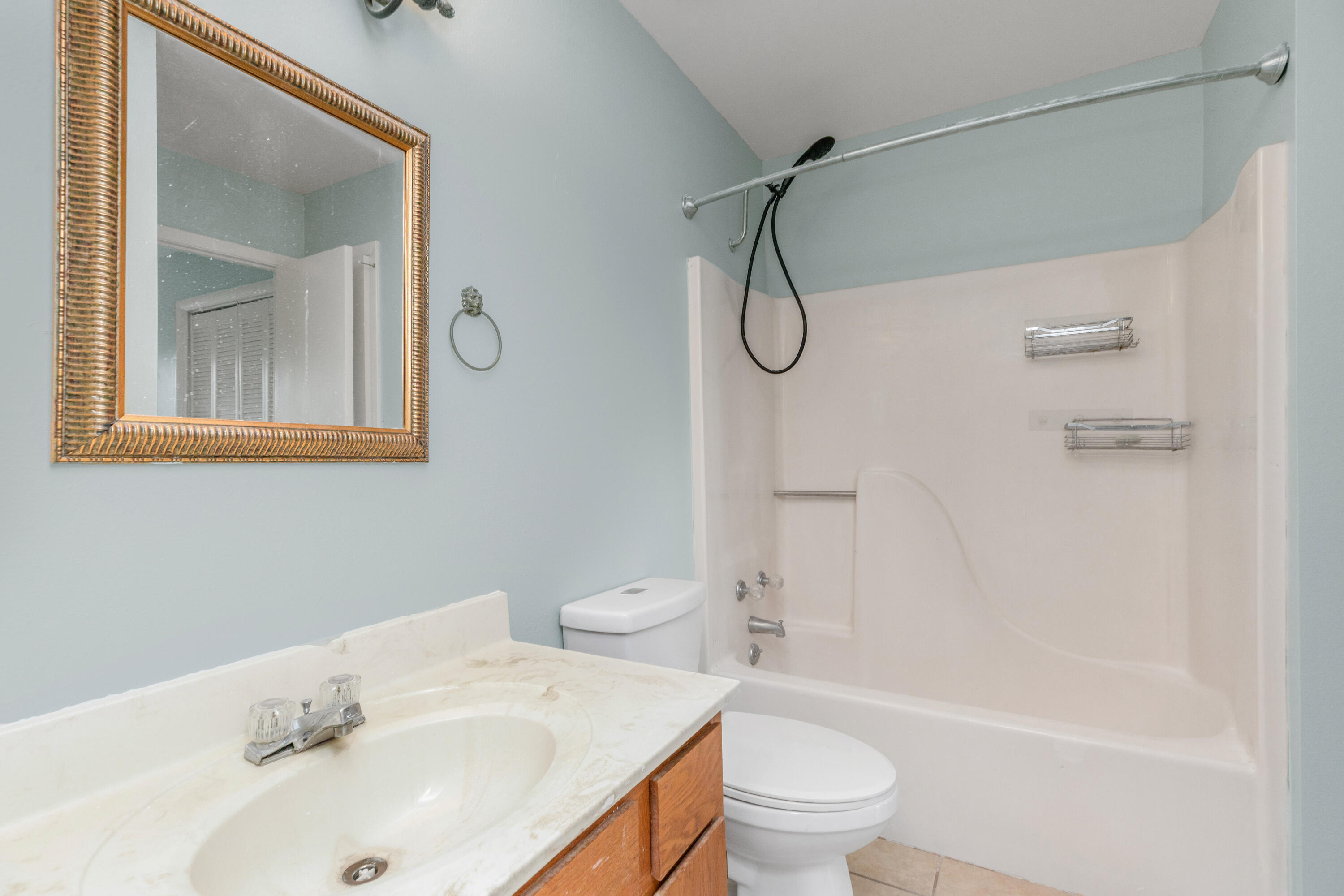 BIENVILLE SQUARE T/H - Residential Lease