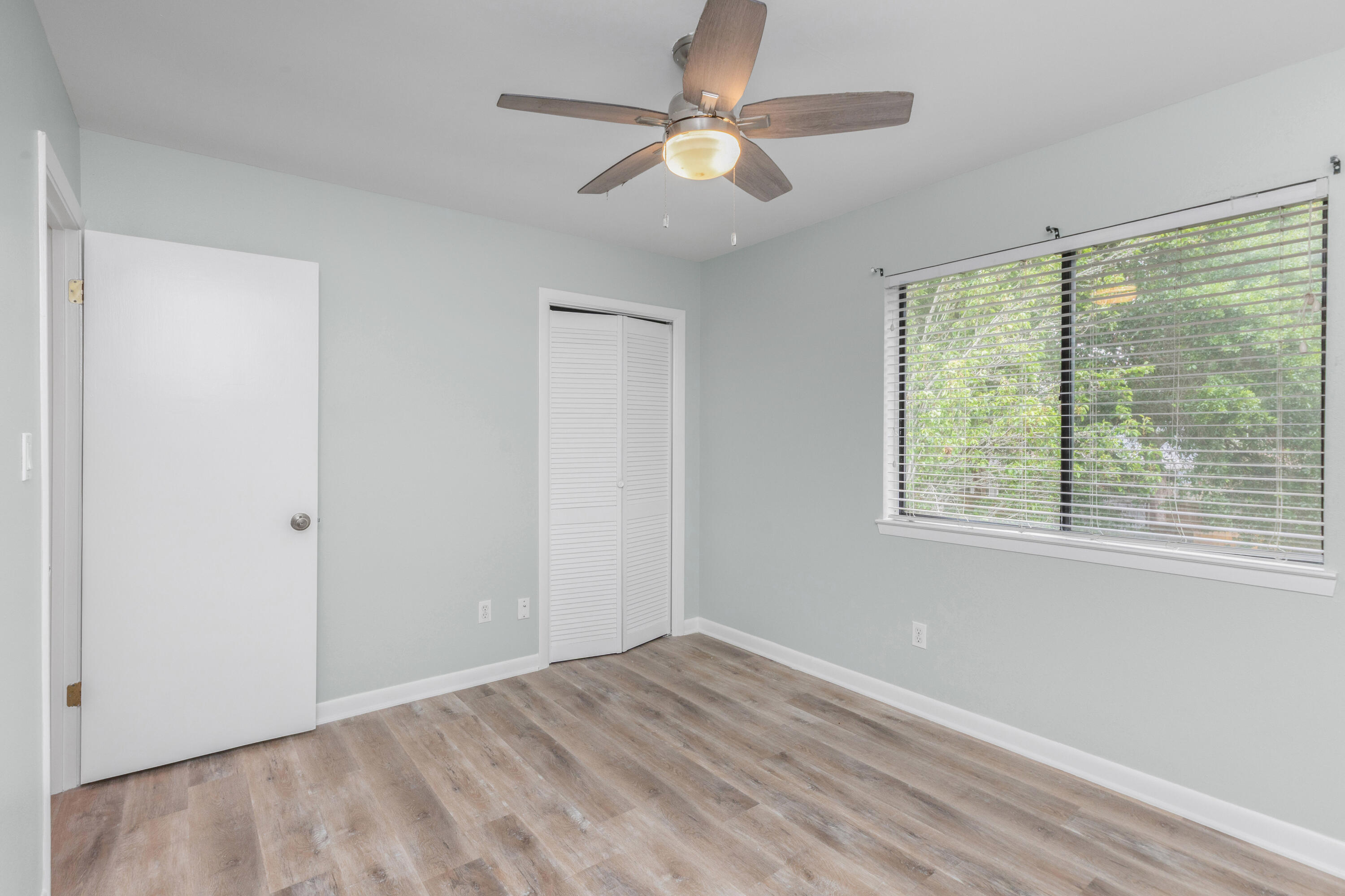 BIENVILLE SQUARE T/H - Residential Lease