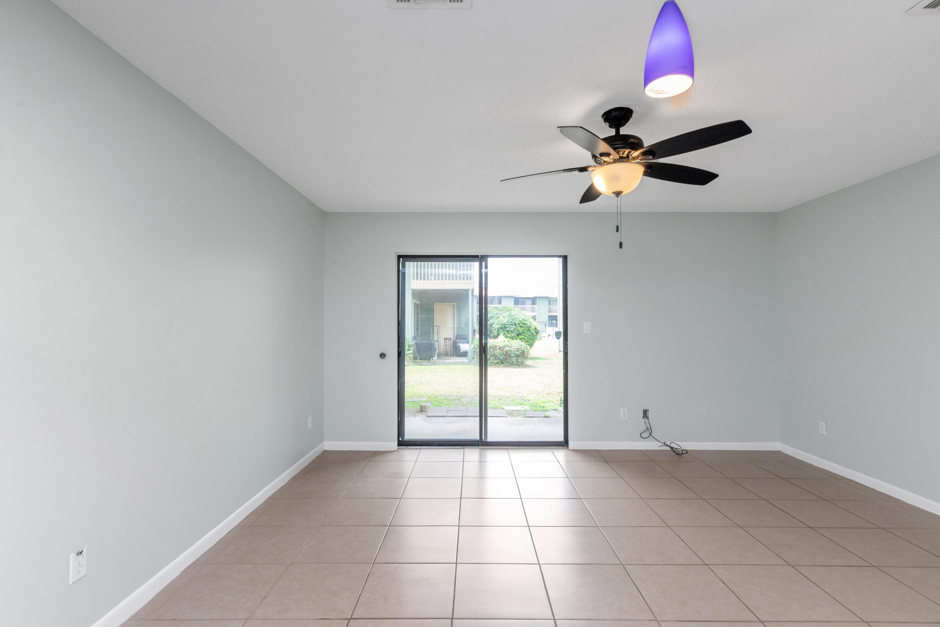 BIENVILLE SQUARE T/H - Residential Lease