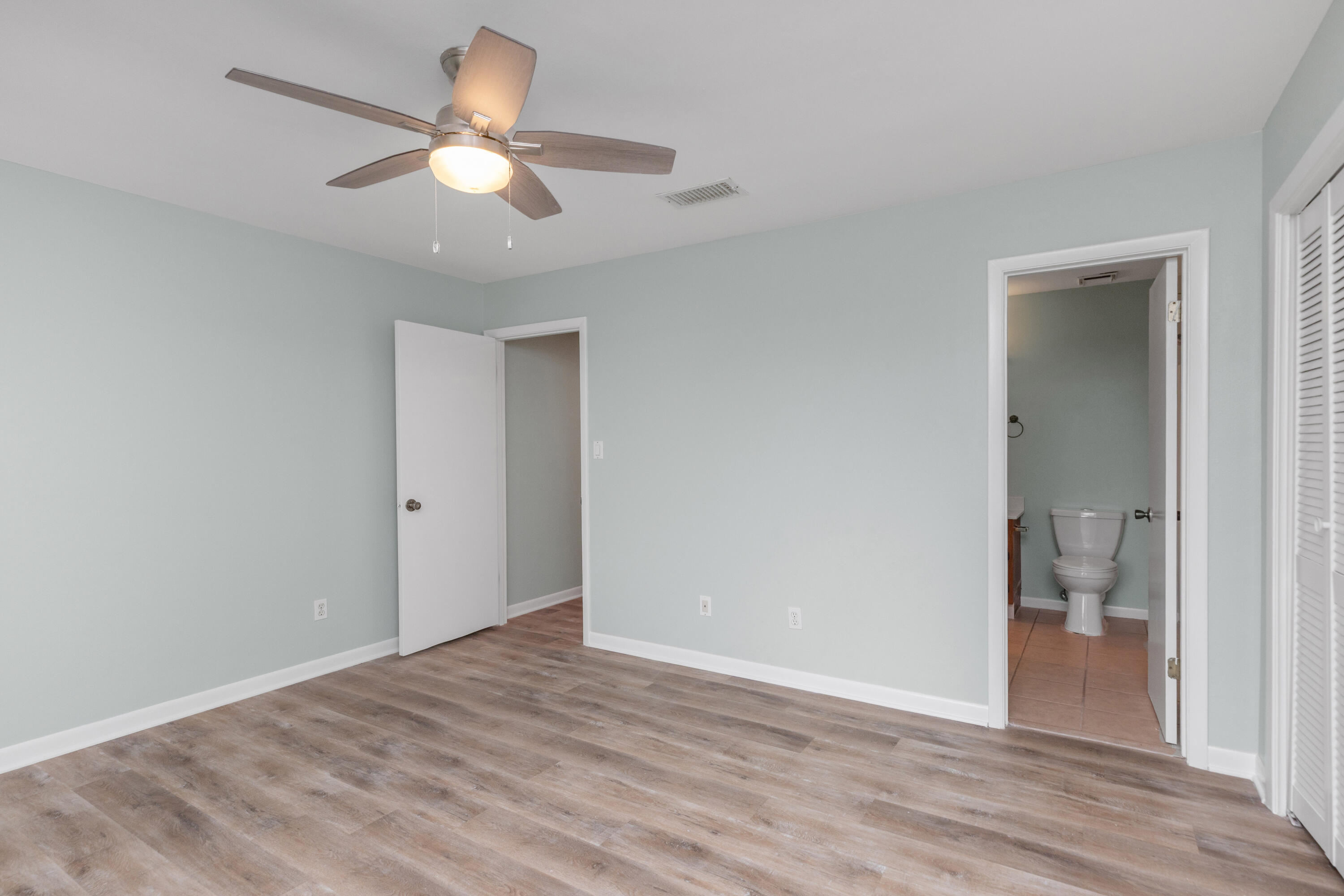 BIENVILLE SQUARE T/H - Residential Lease