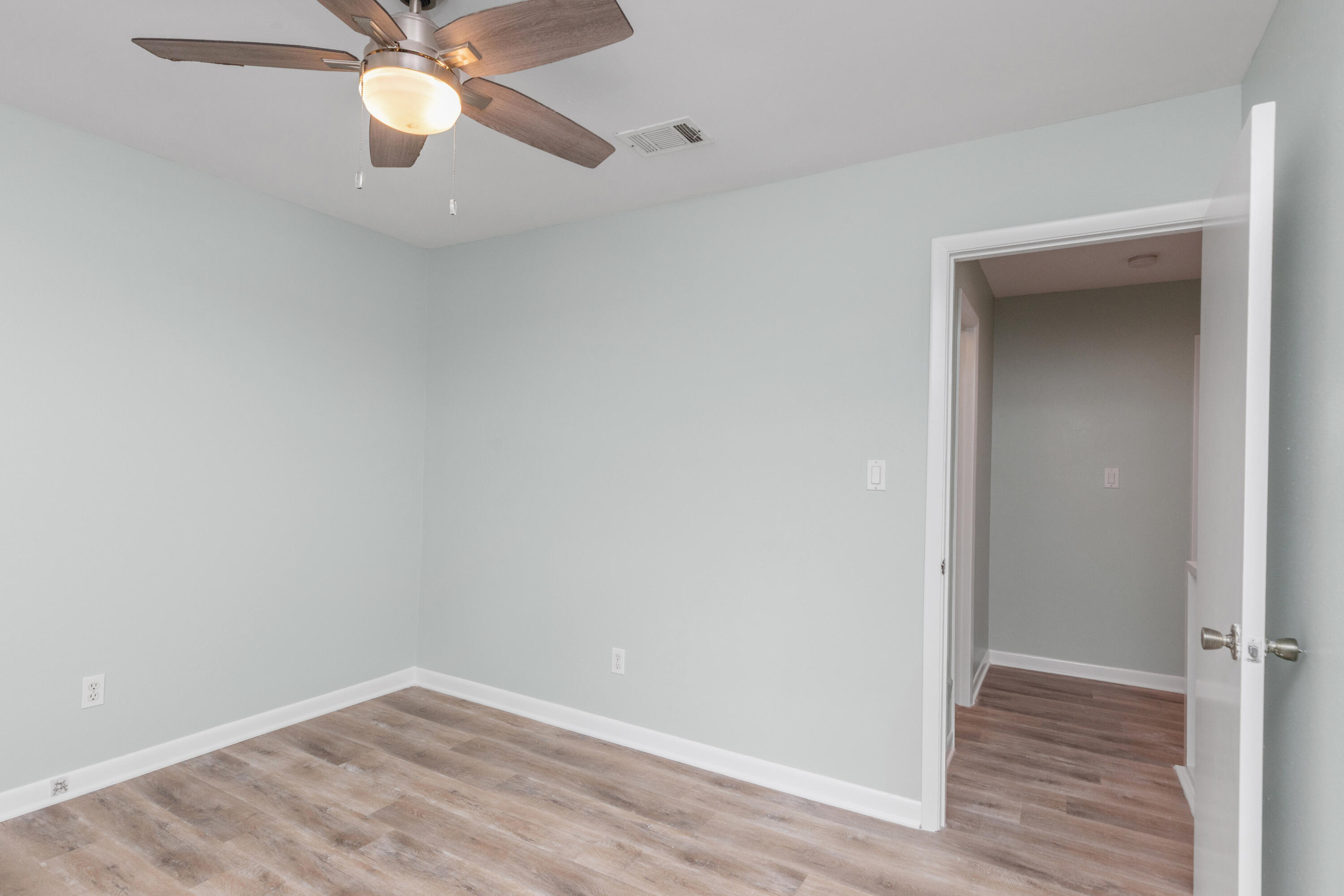 BIENVILLE SQUARE T/H - Residential Lease