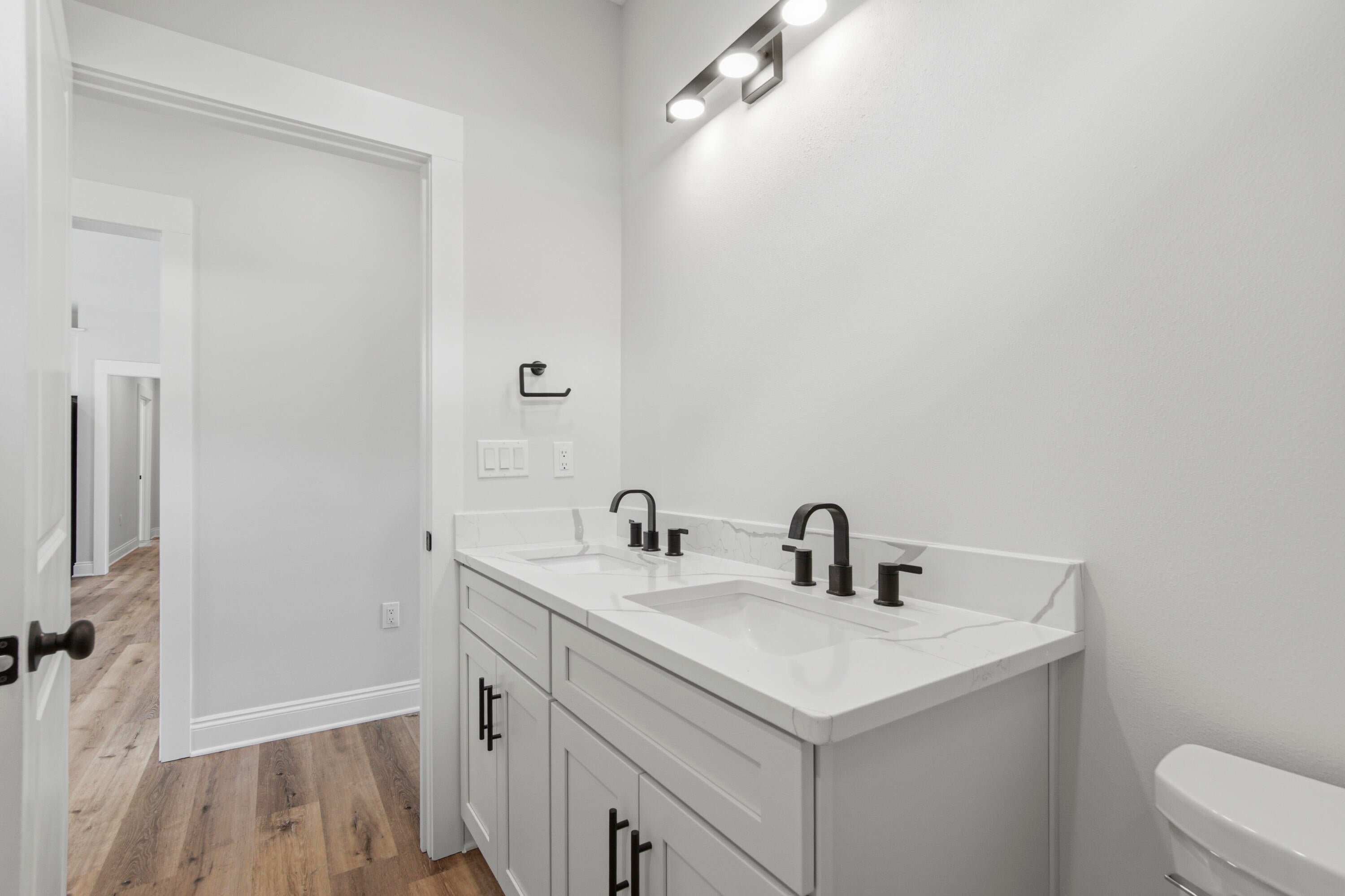 OAKWOOD LAKES ESTATES - Residential