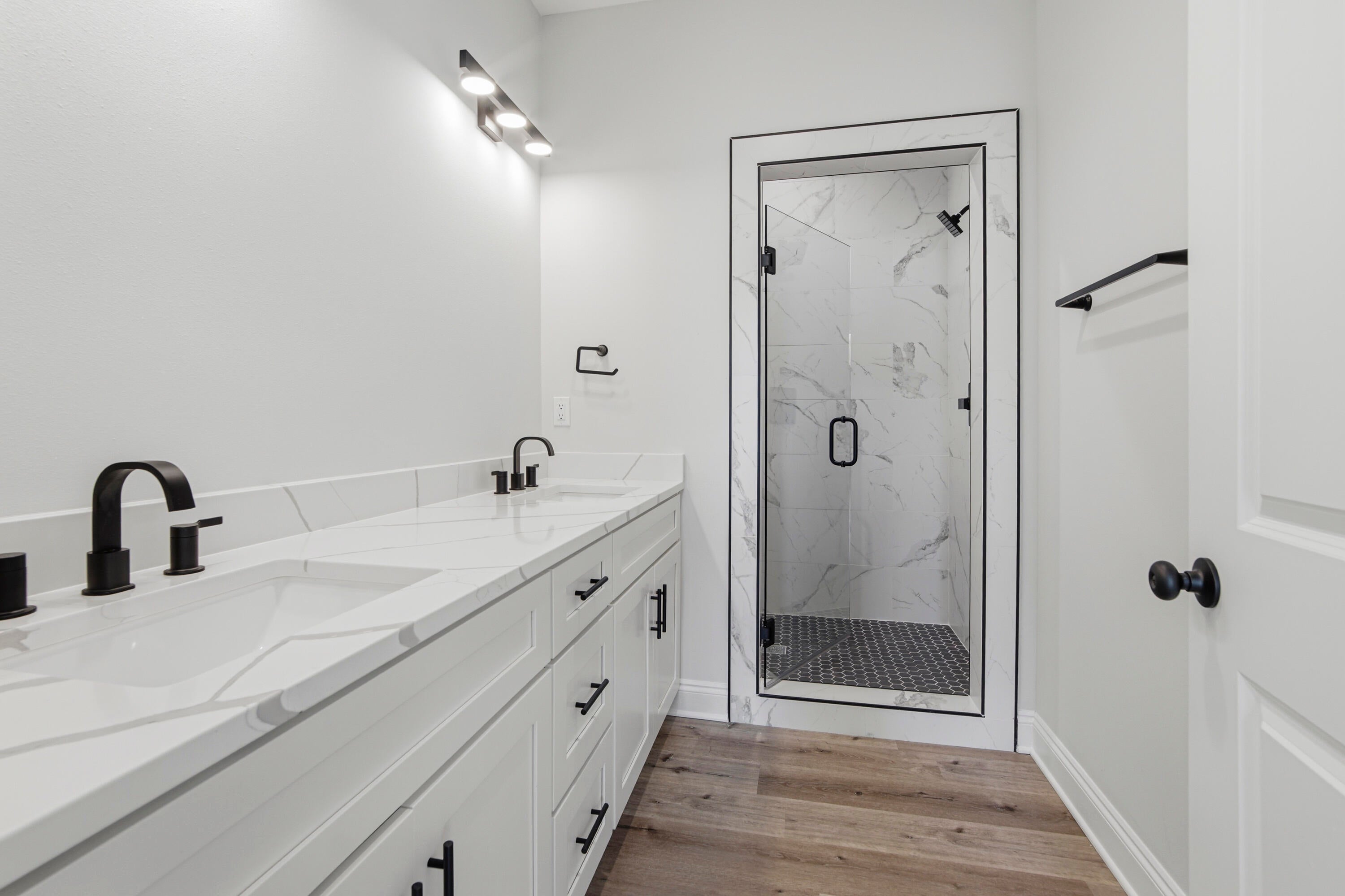 OAKWOOD LAKES ESTATES - Residential
