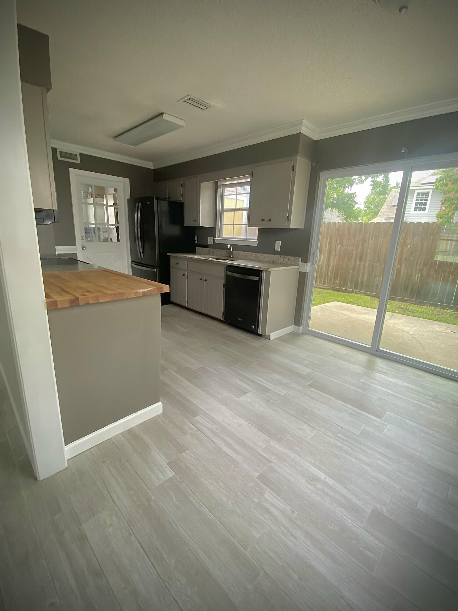 WILLOW BEND PH I LOT 8 - Residential Lease