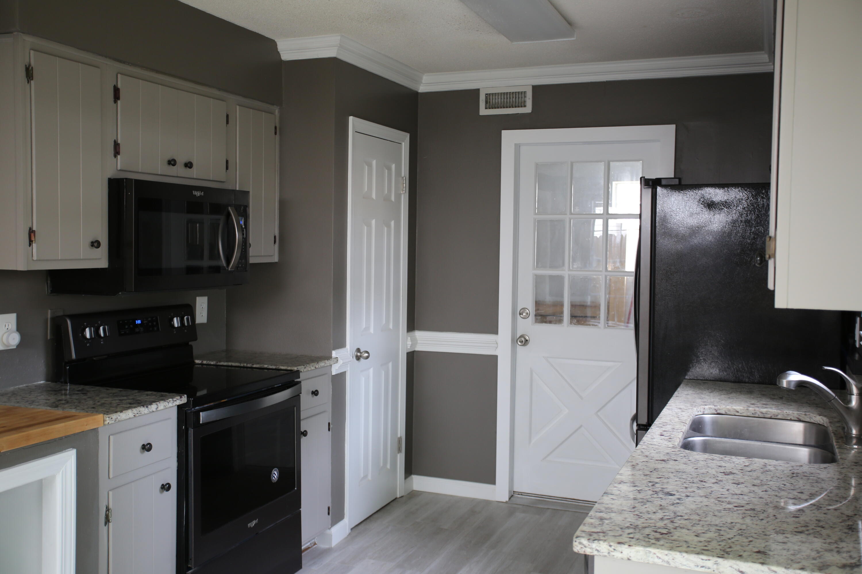 WILLOW BEND PH I LOT 8 - Residential Lease