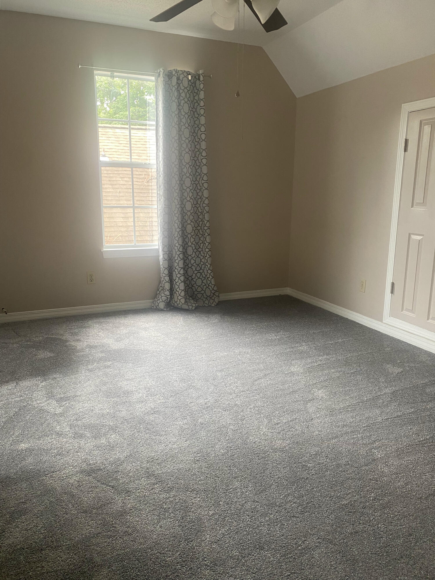 WILLOW BEND PH I LOT 8 - Residential Lease