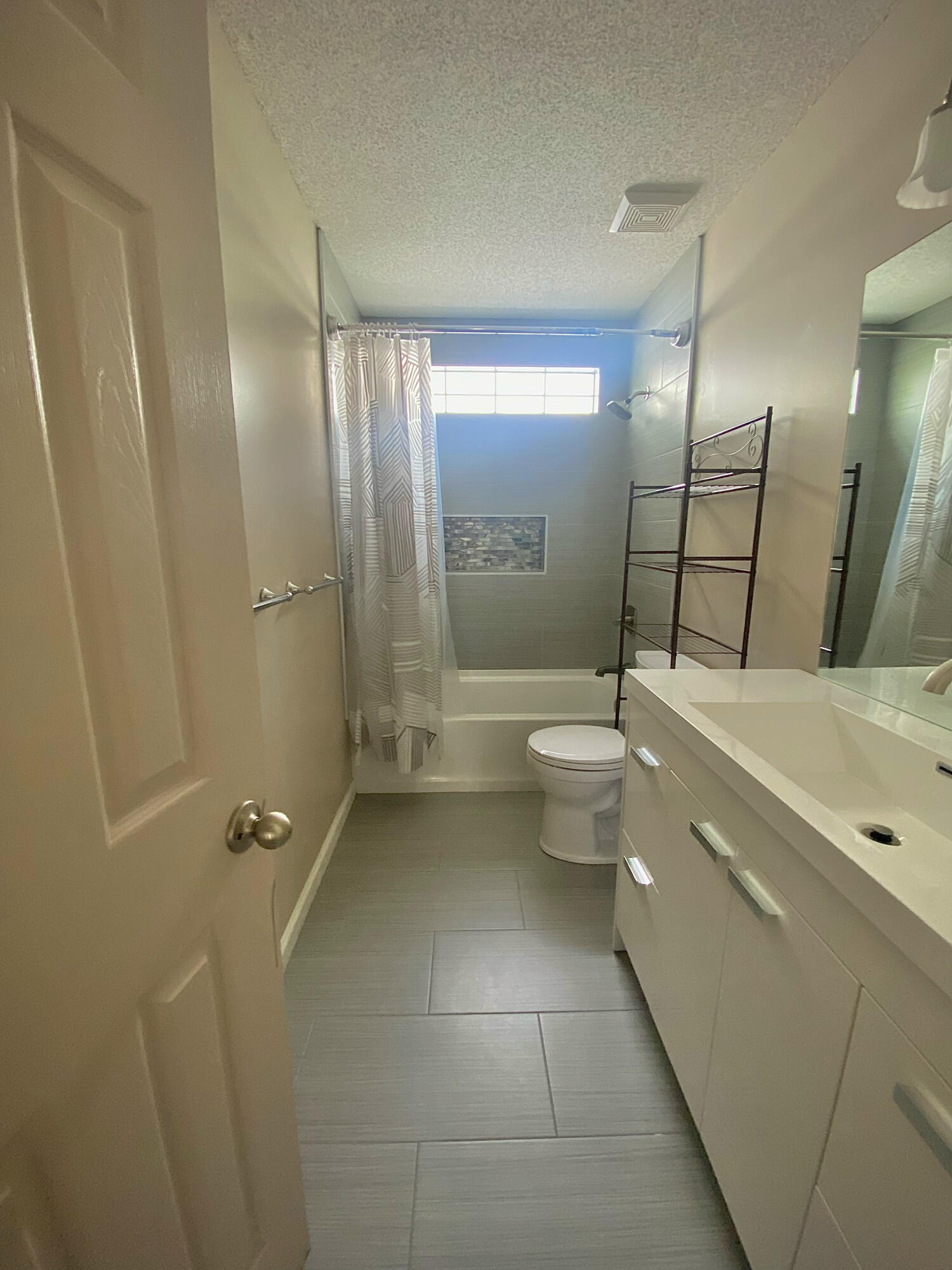 WILLOW BEND PH I LOT 8 - Residential Lease