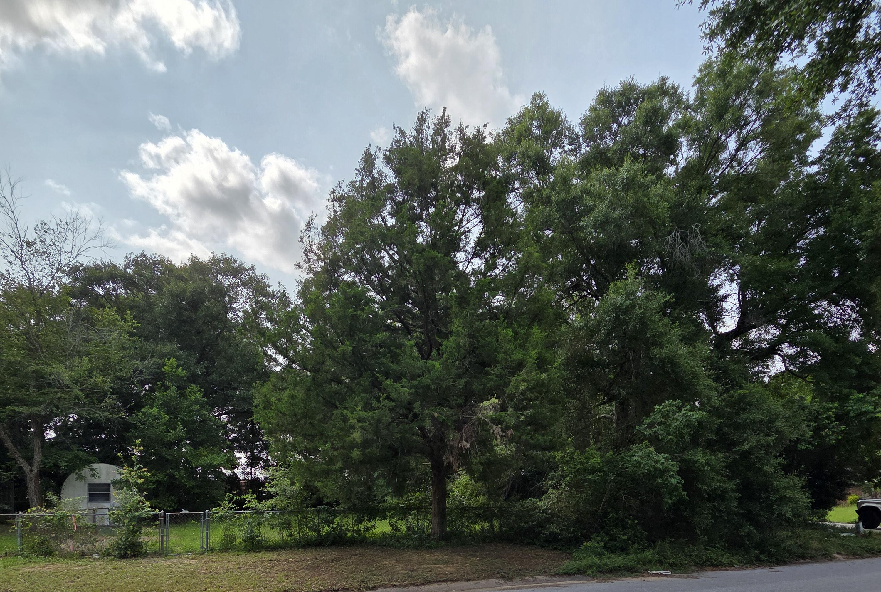 EASTGATE ESTATES - Land
