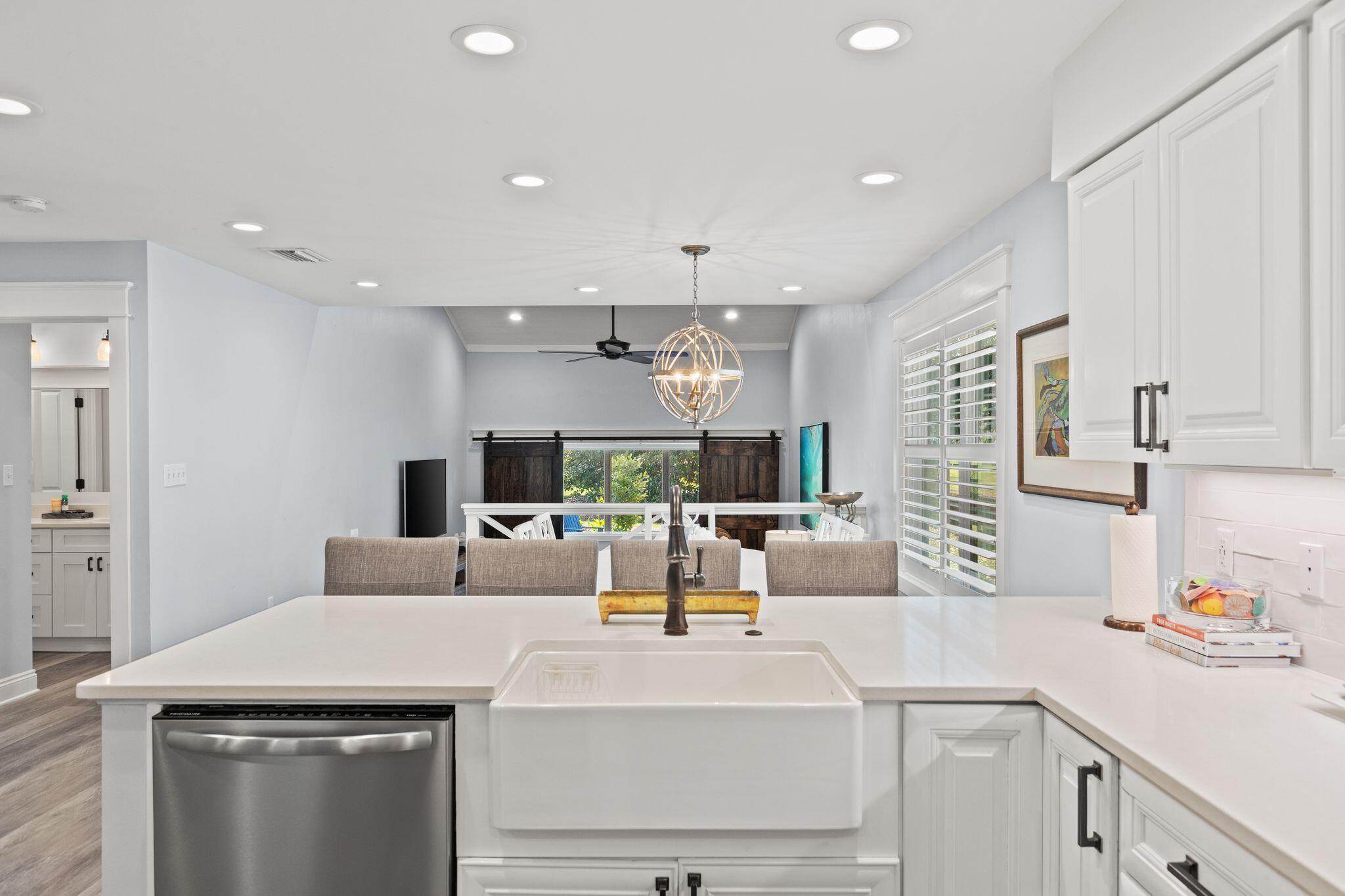 BAYOU VILLAGE CONDO PH 2 - Residential
