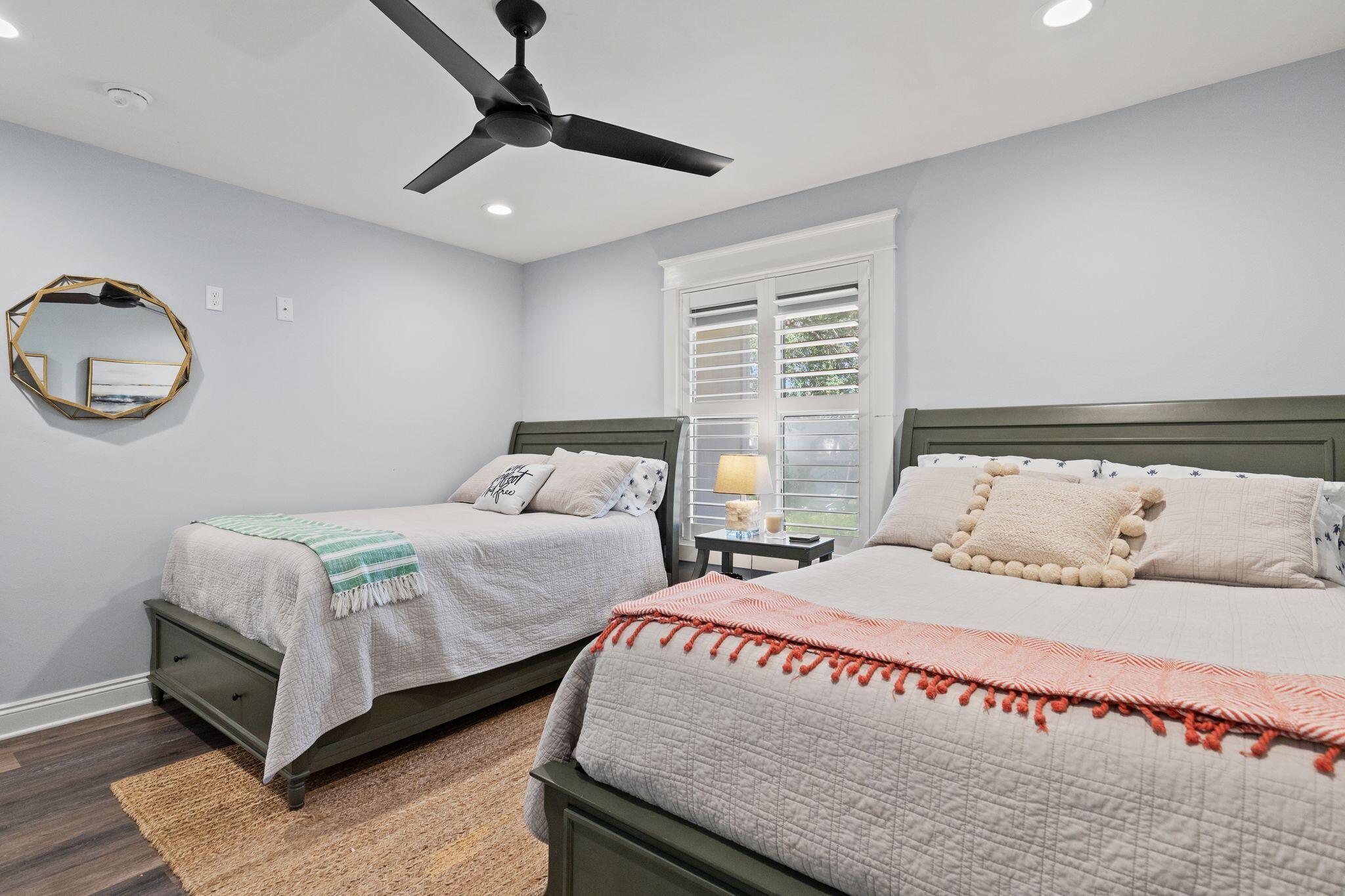 BAYOU VILLAGE CONDO PH 2 - Residential