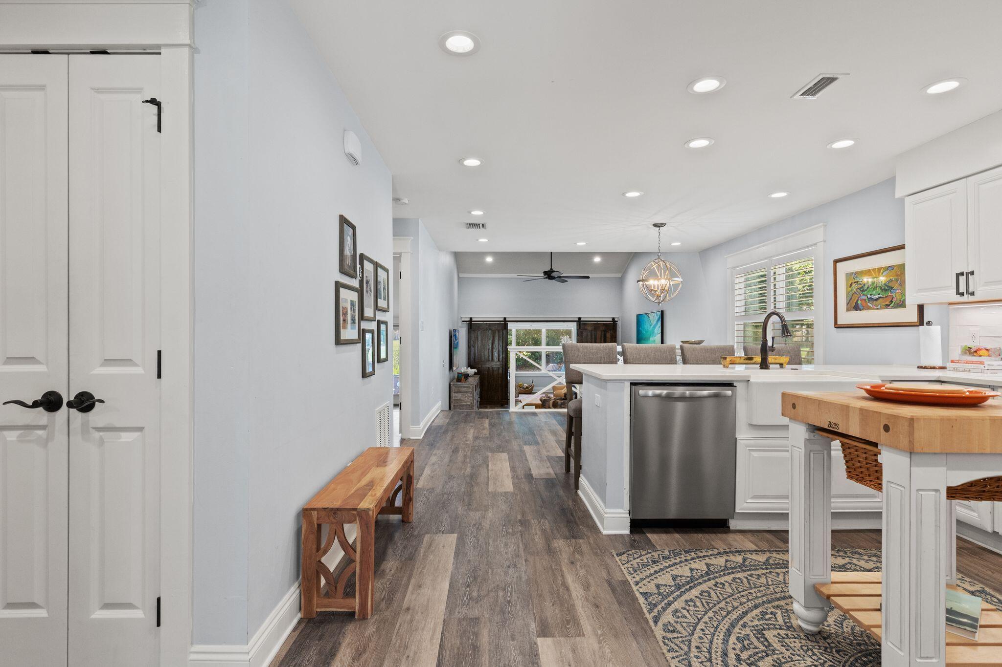 BAYOU VILLAGE CONDO PH 2 - Residential