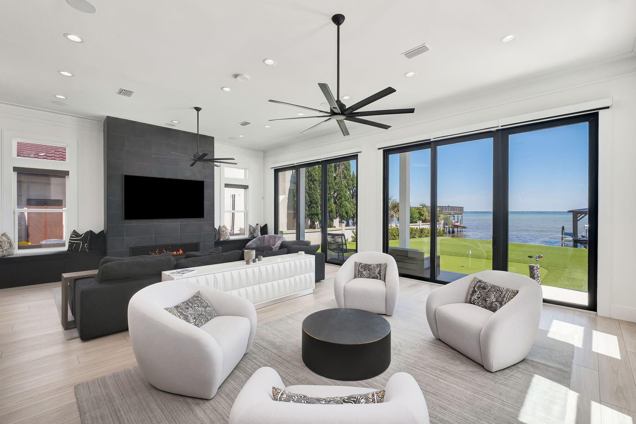 HOLIDAY SHORES ESTATES - Residential