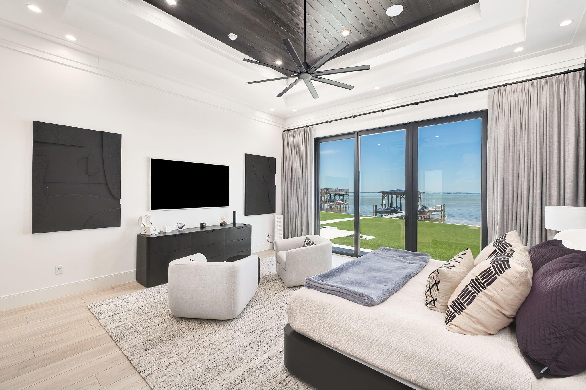 HOLIDAY SHORES ESTATES - Residential