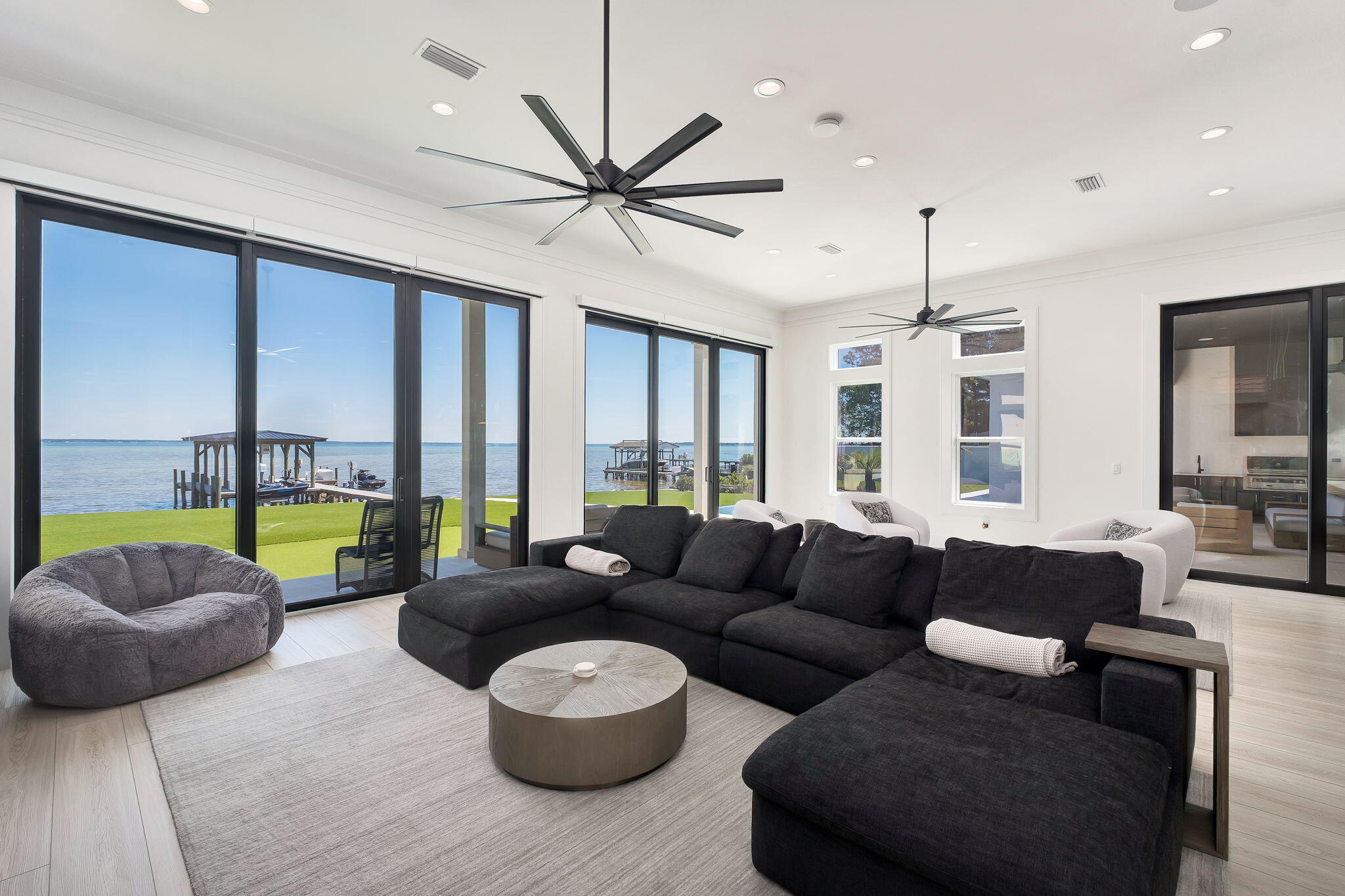 HOLIDAY SHORES ESTATES - Residential