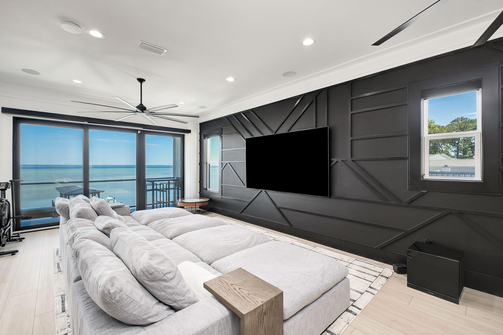 HOLIDAY SHORES ESTATES - Residential