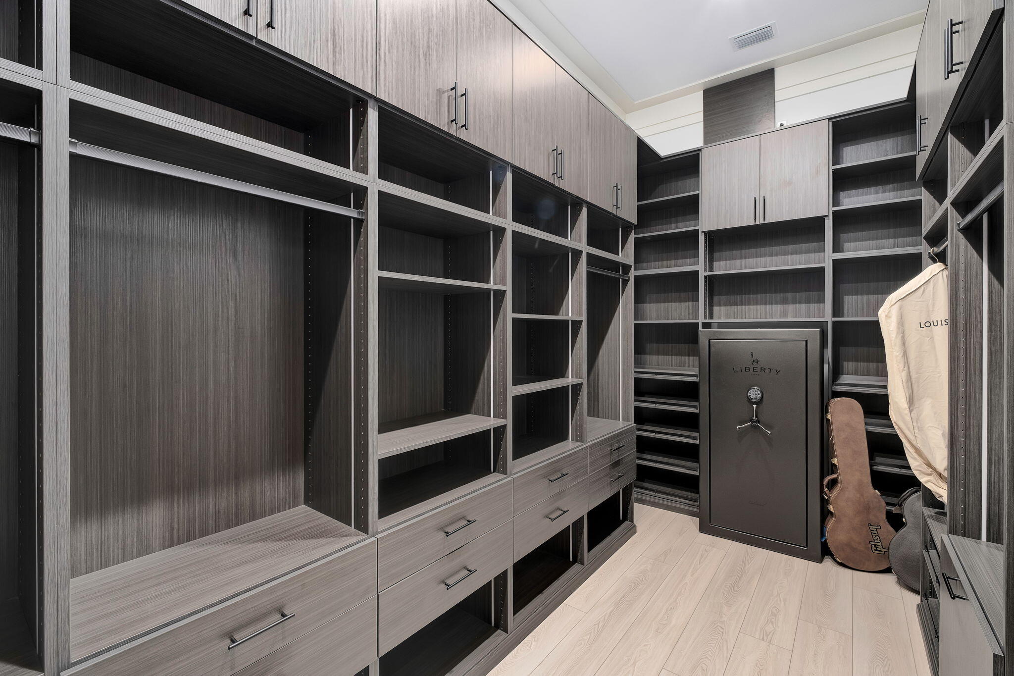 HOLIDAY SHORES ESTATES - Residential