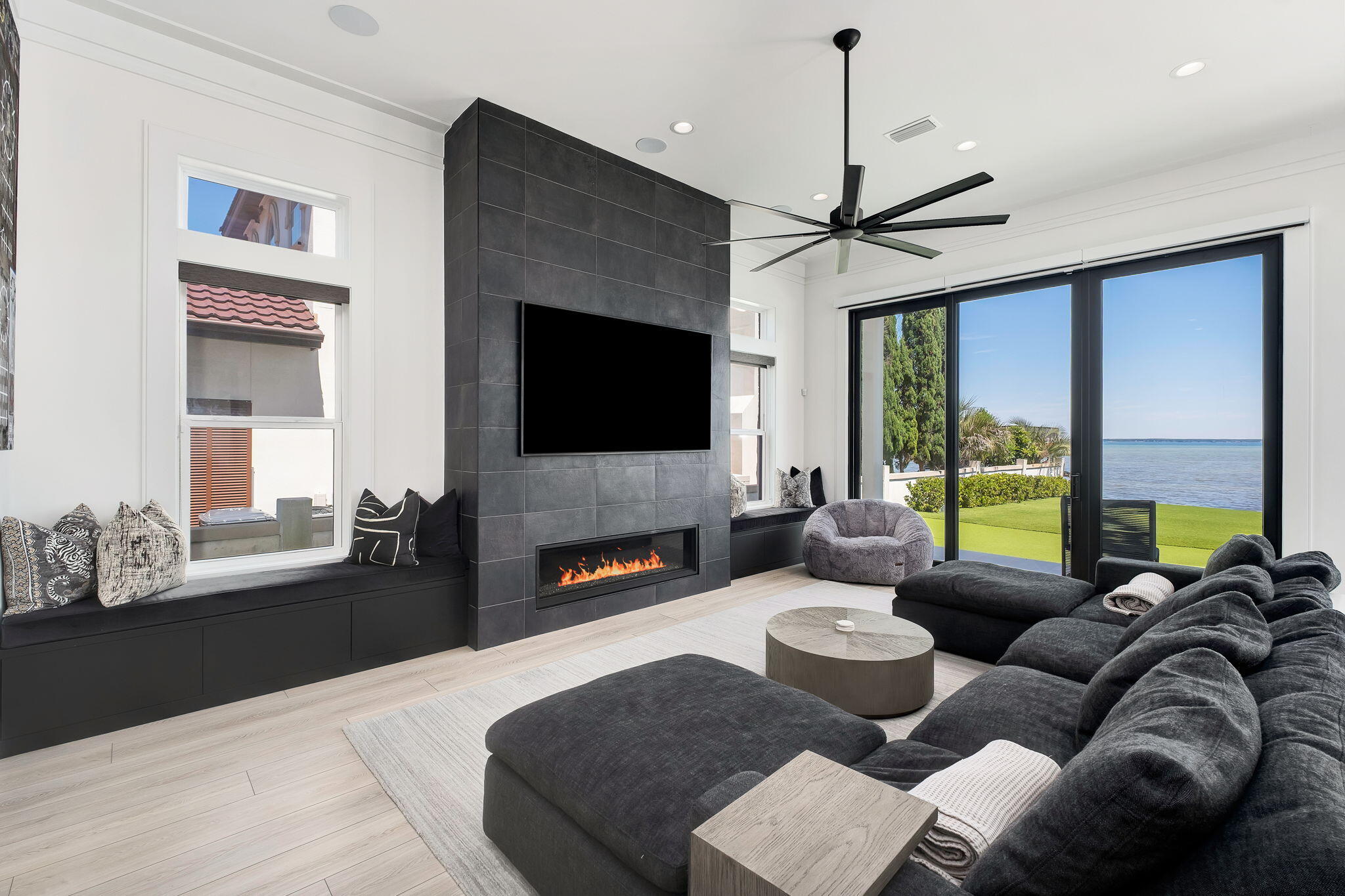 HOLIDAY SHORES ESTATES - Residential