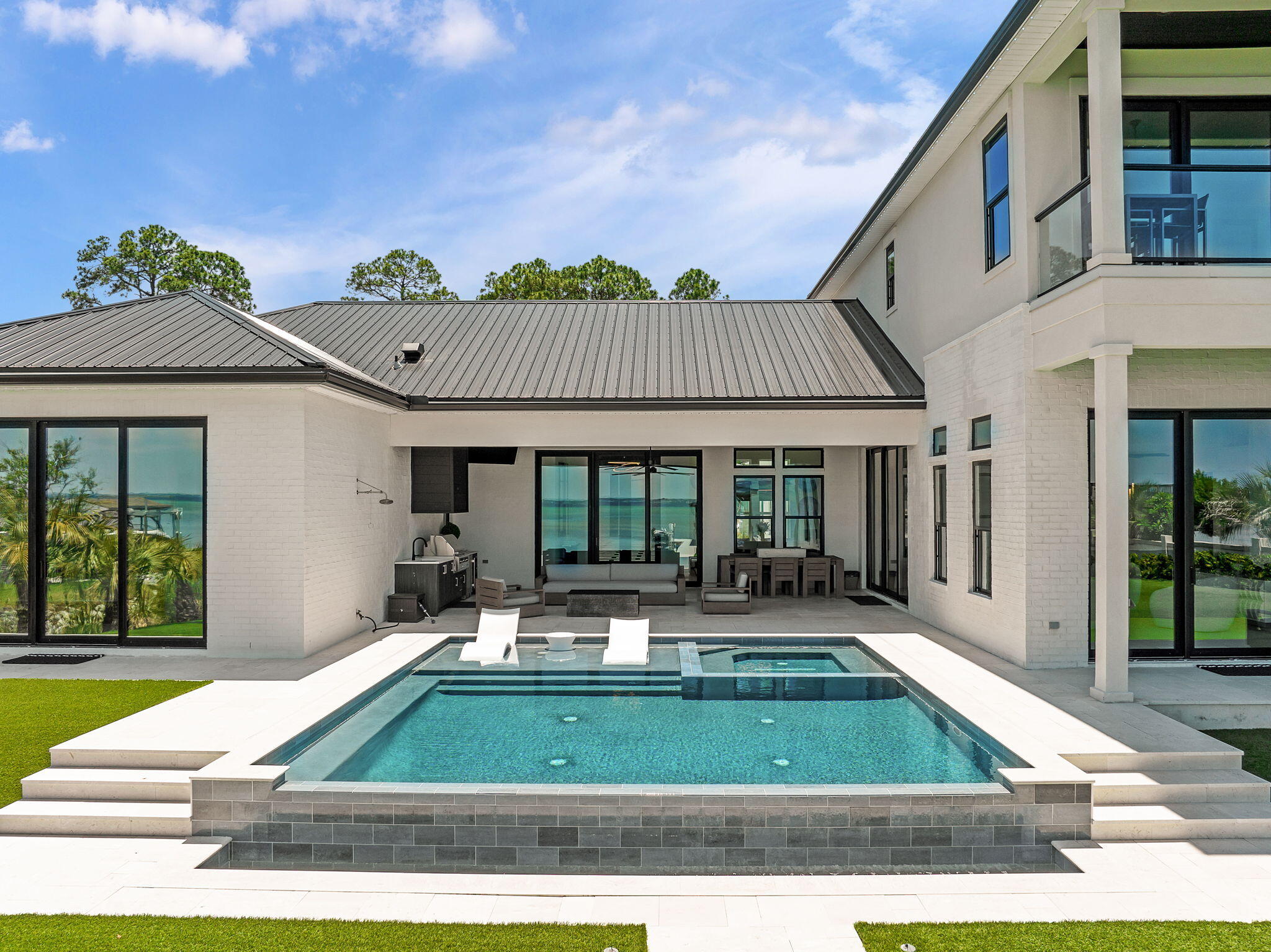 HOLIDAY SHORES ESTATES - Residential