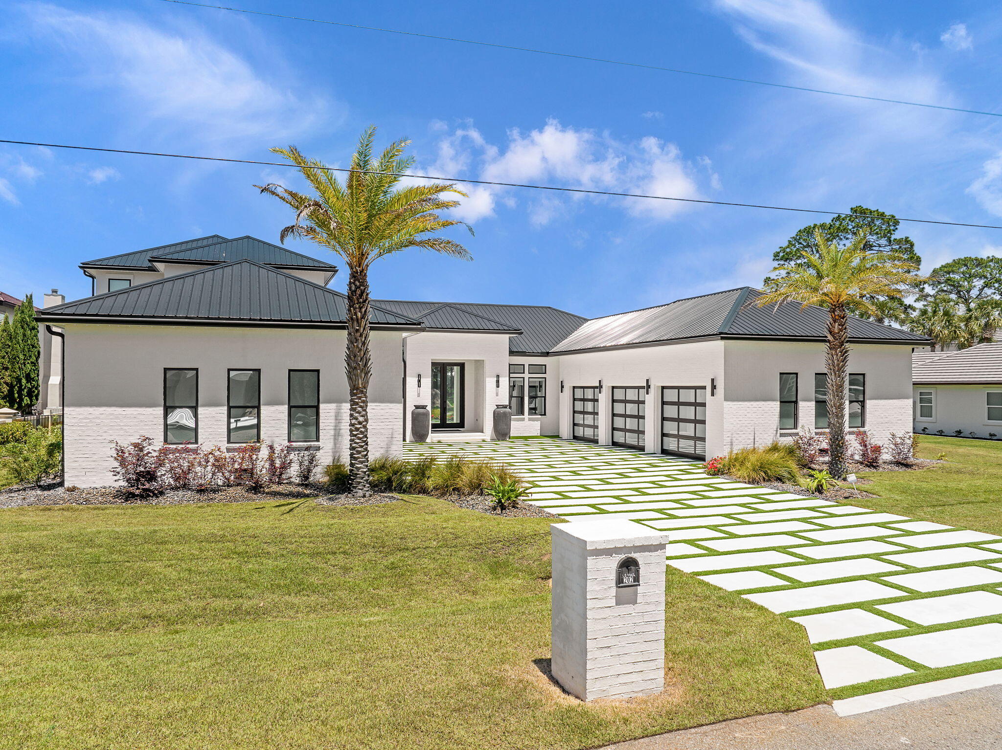 HOLIDAY SHORES ESTATES - Residential