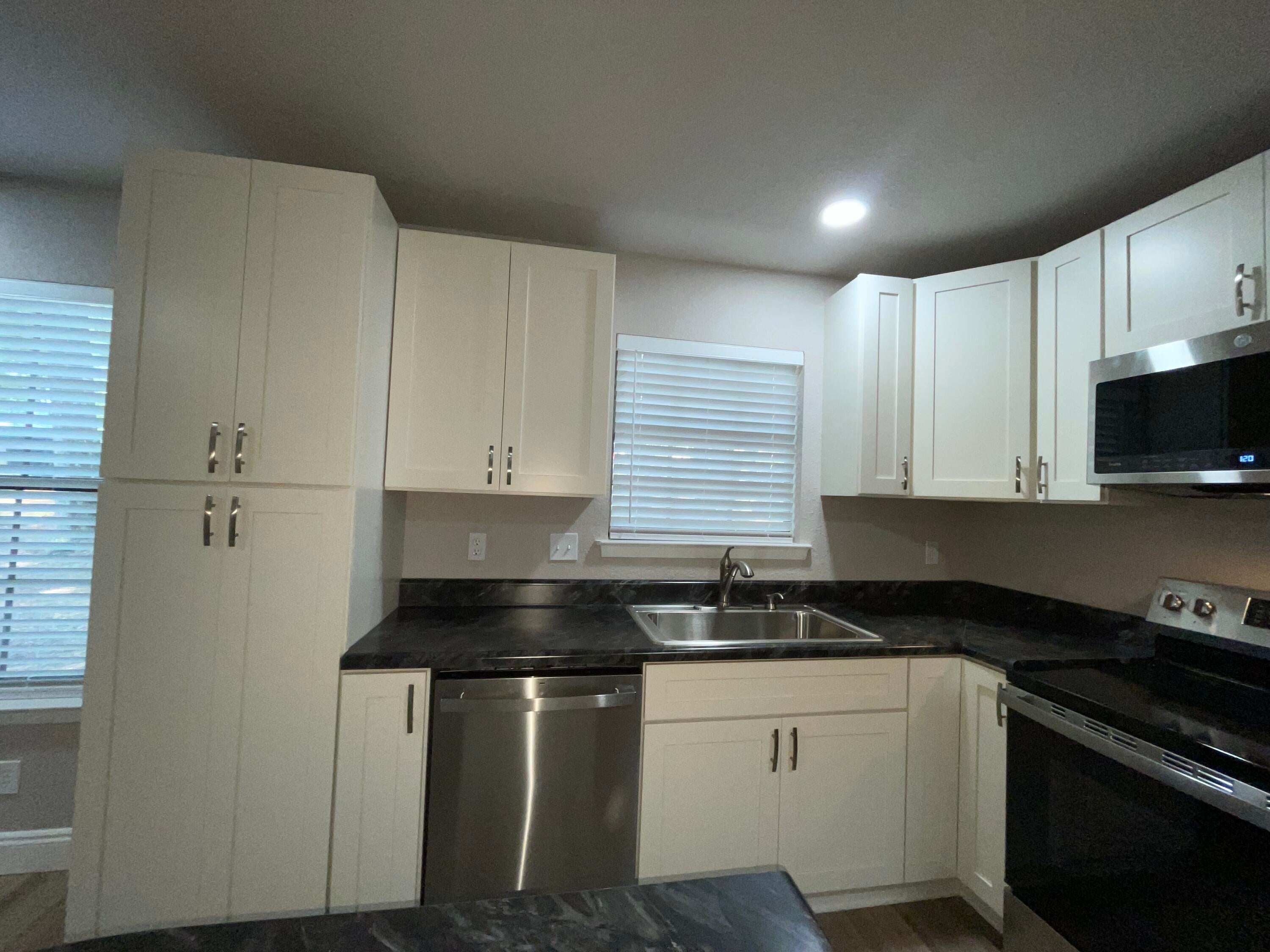 ADAMS POWELL - Residential Lease