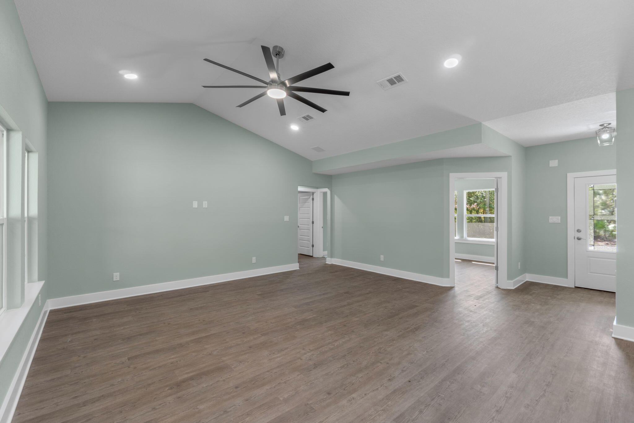 EMERALD SHORES PARK - Residential