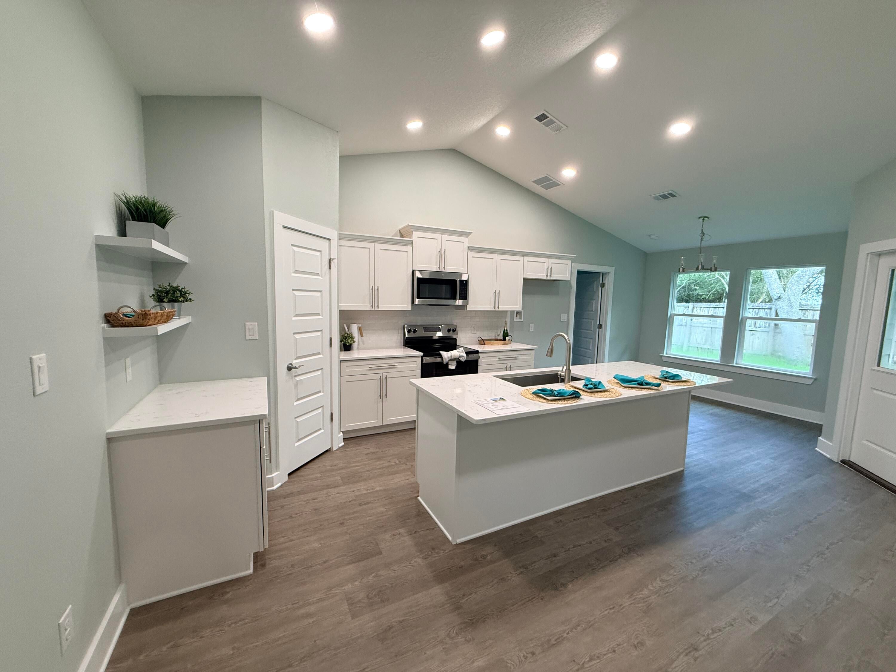 EMERALD SHORES PARK - Residential
