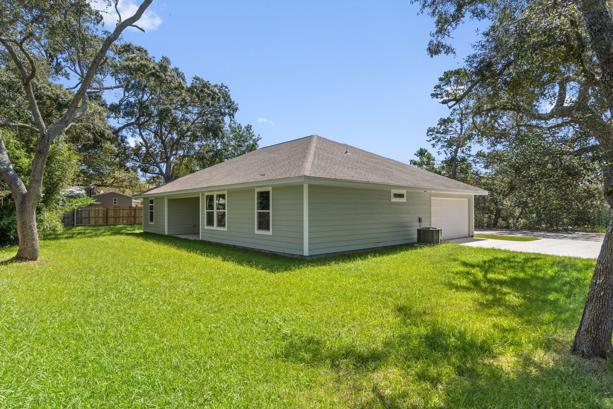 EMERALD SHORES PARK - Residential