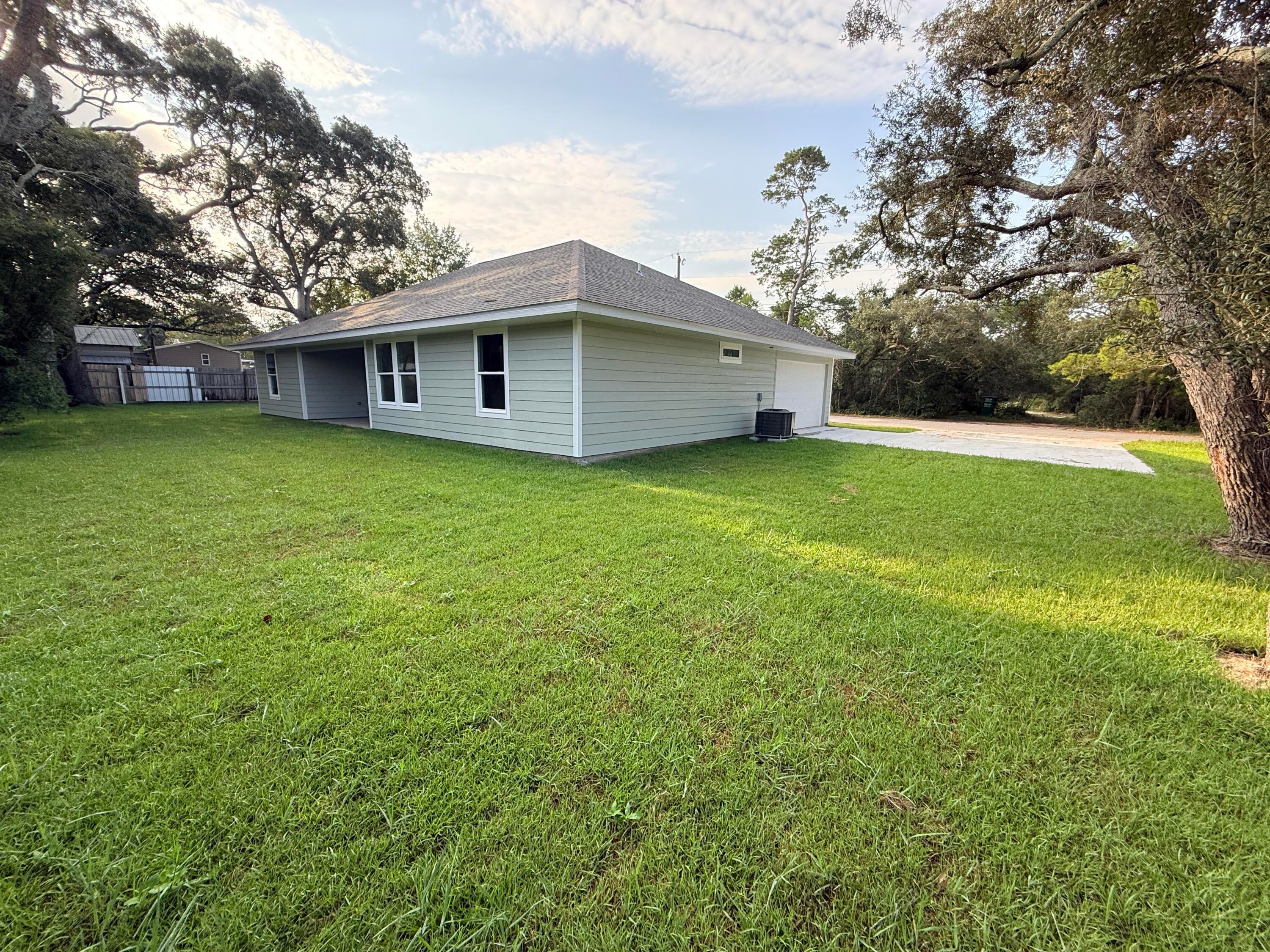 EMERALD SHORES PARK - Residential