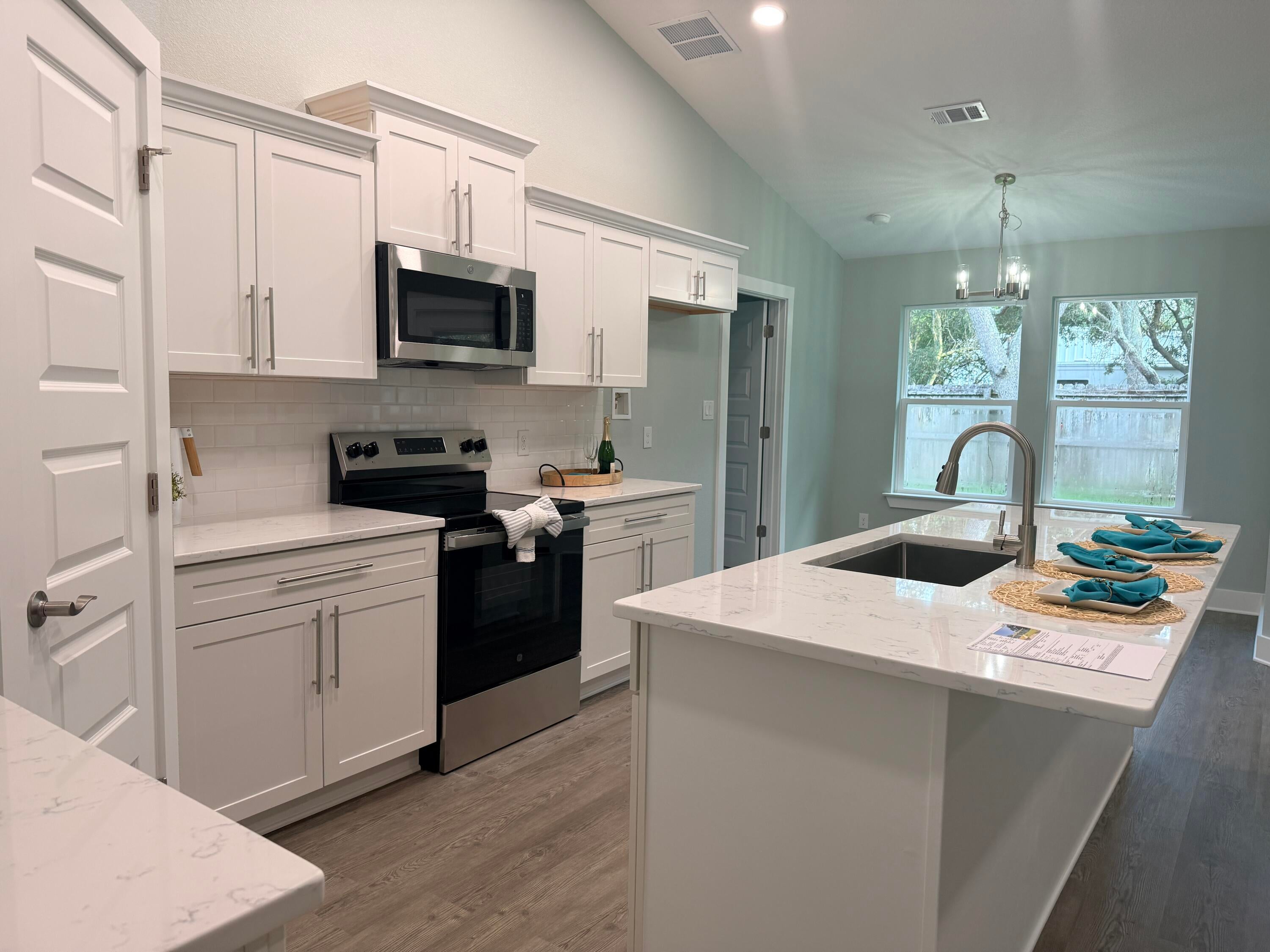 EMERALD SHORES PARK - Residential